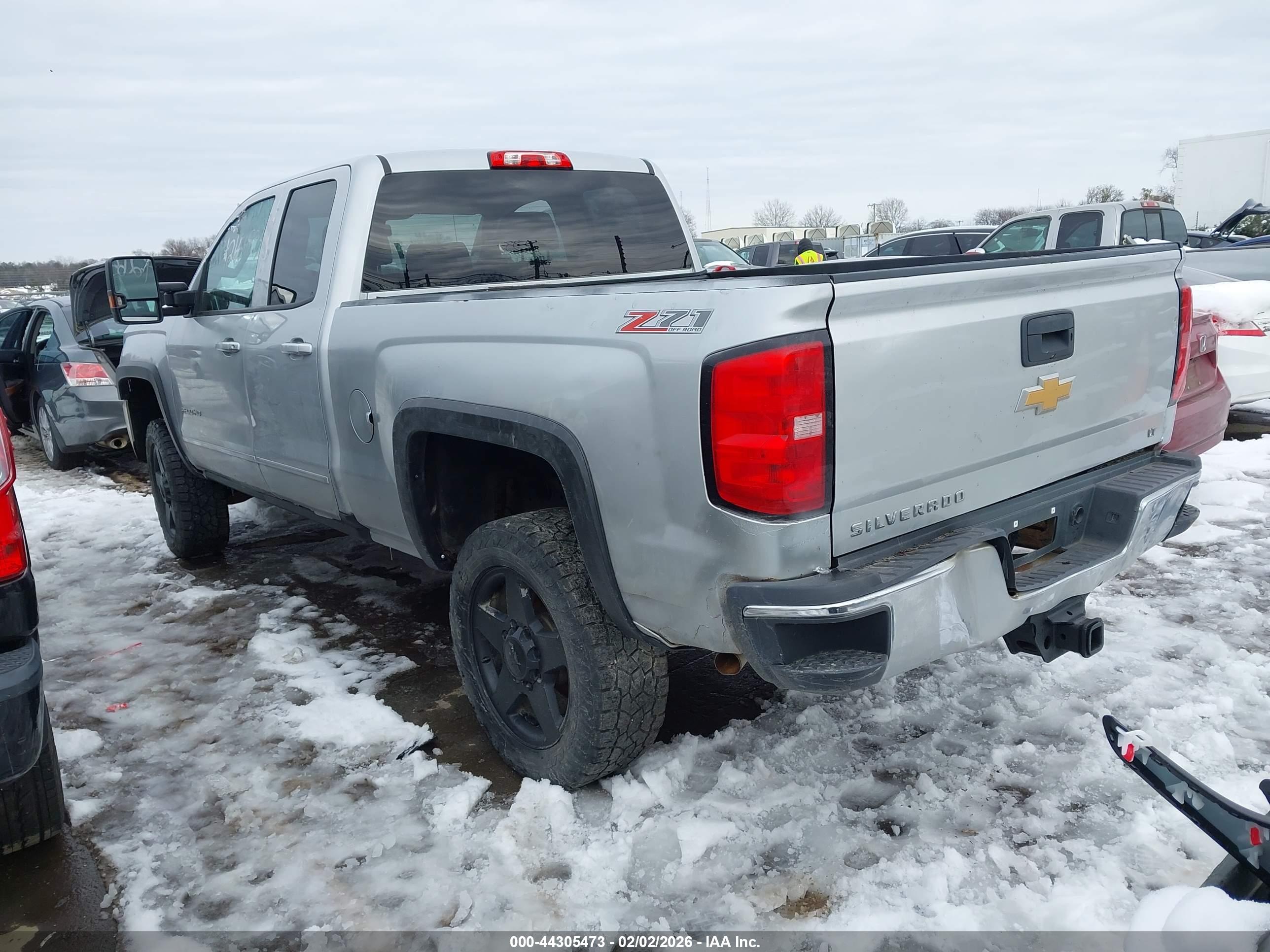 CHEVROLET SILVERADO image 3
