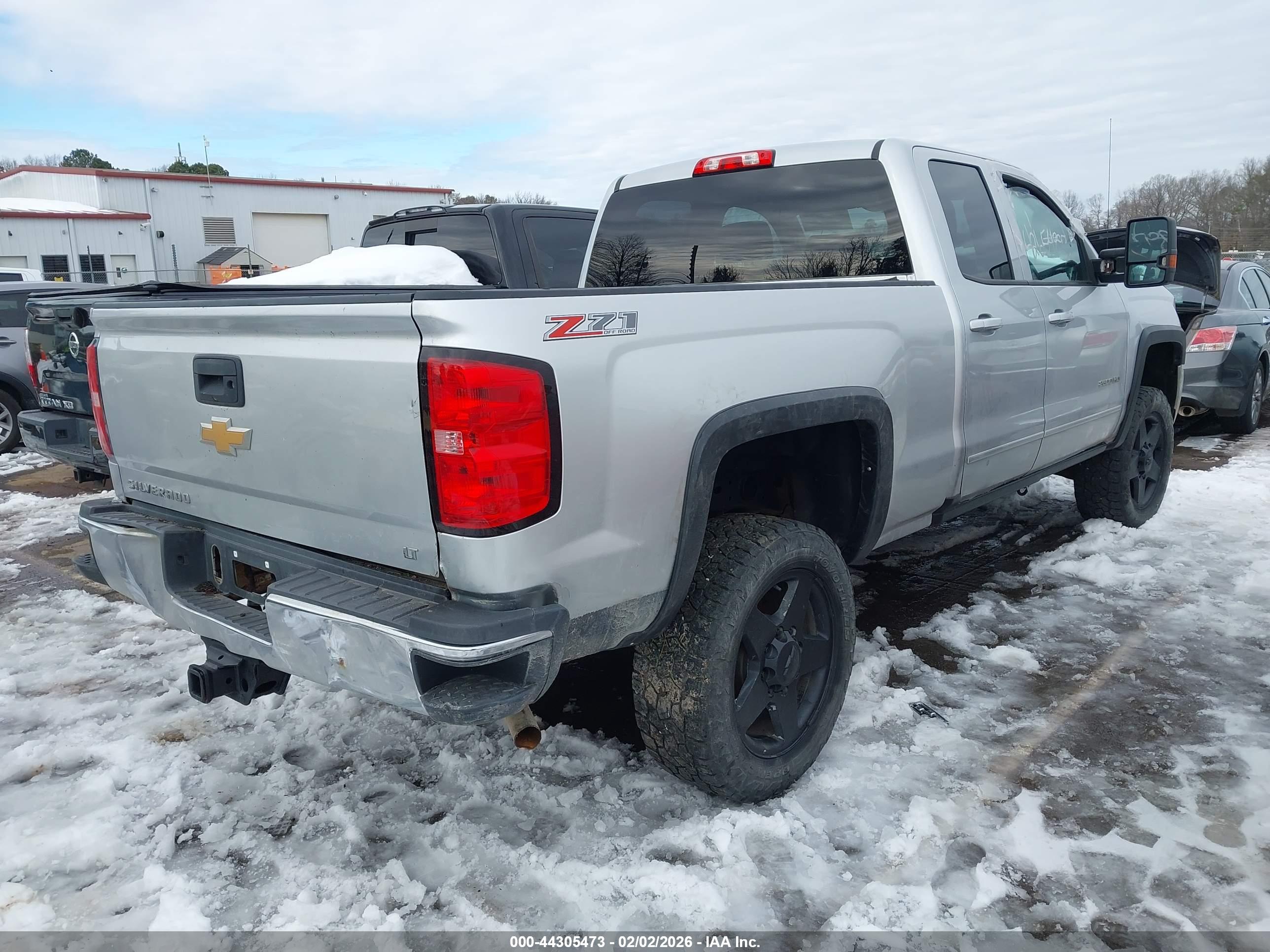 CHEVROLET SILVERADO image 4