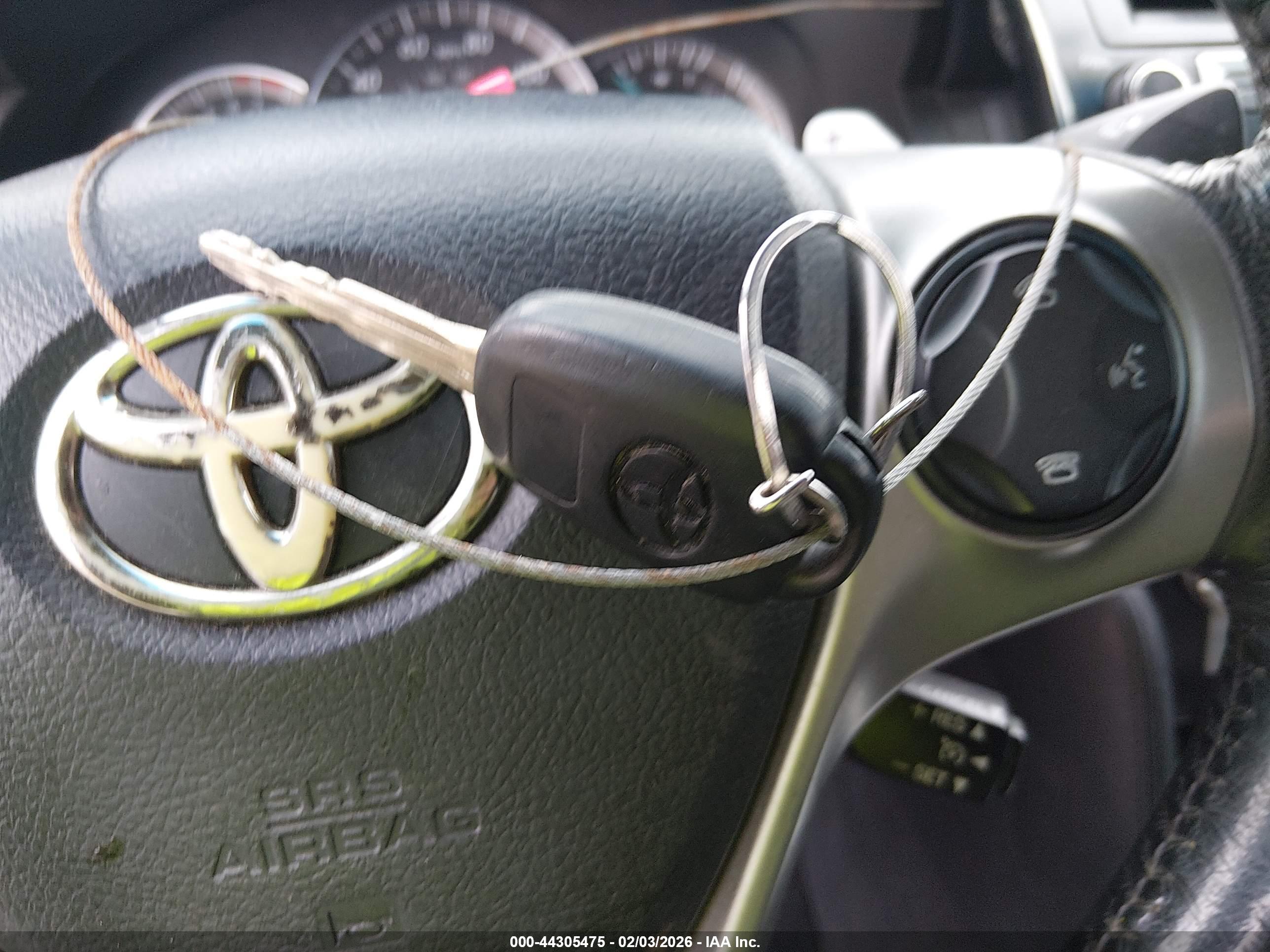 TOYOTA CAMRY image 11