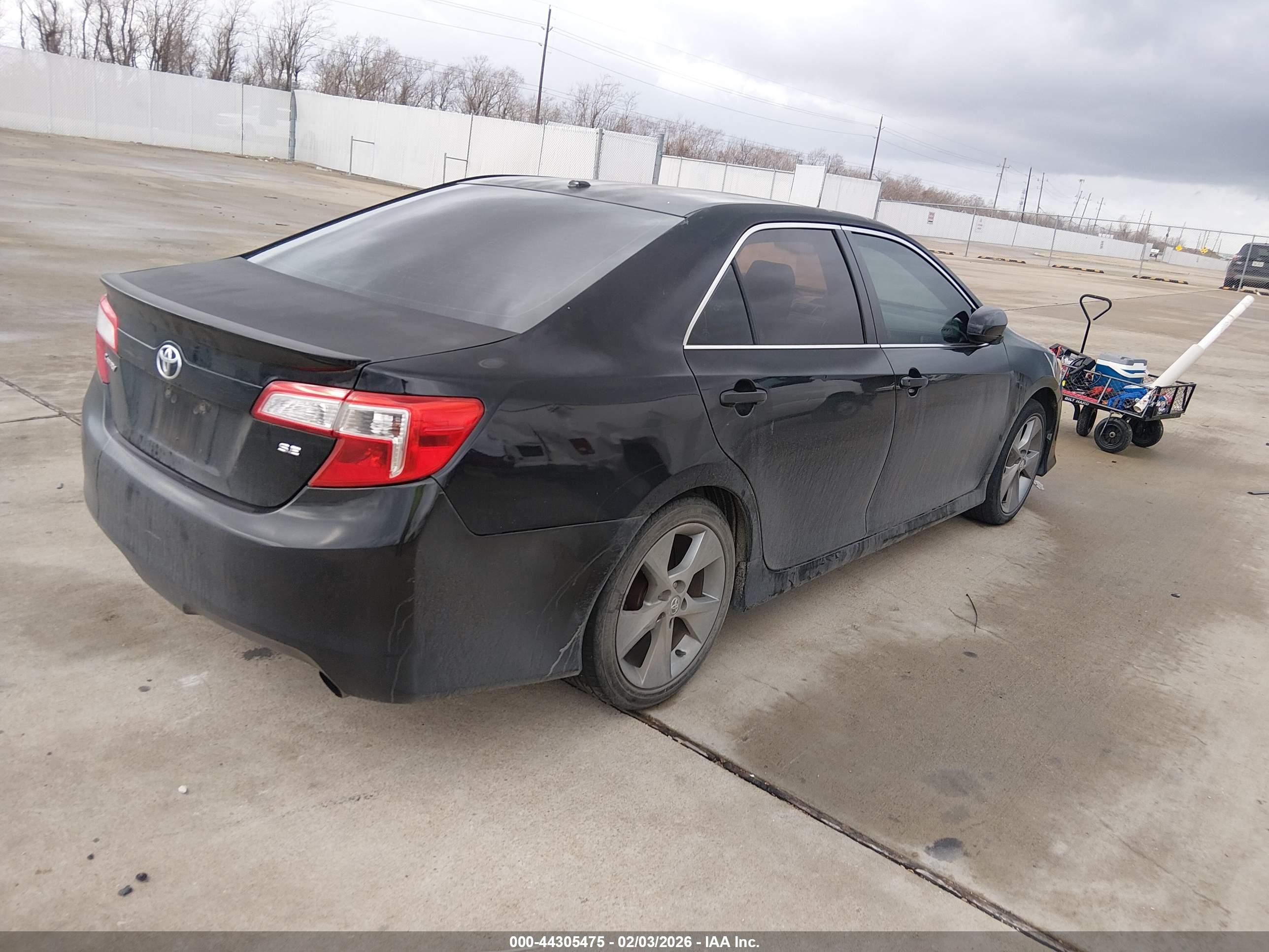 TOYOTA CAMRY image 4