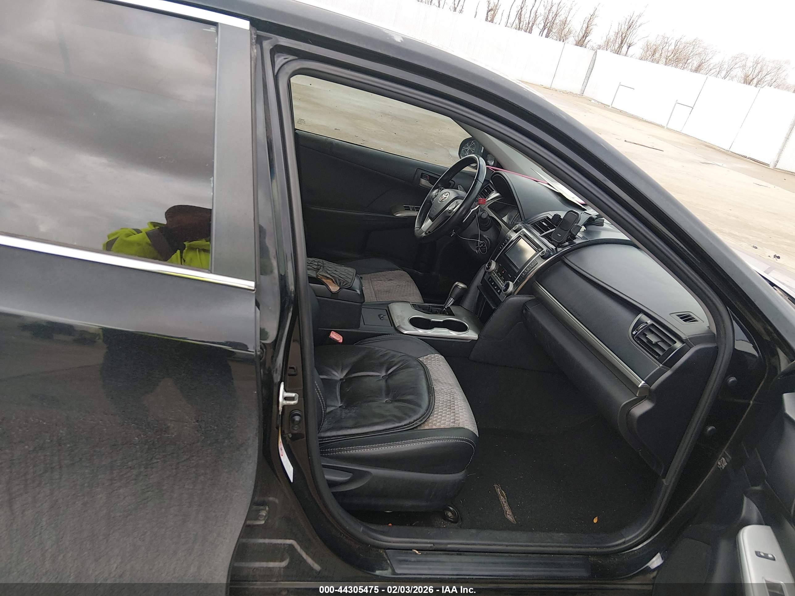 TOYOTA CAMRY image 5