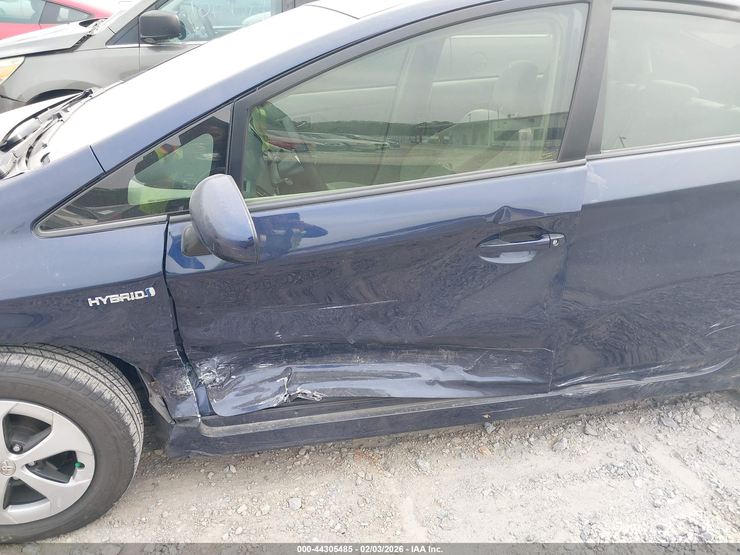 TOYOTA PRIUS image 6