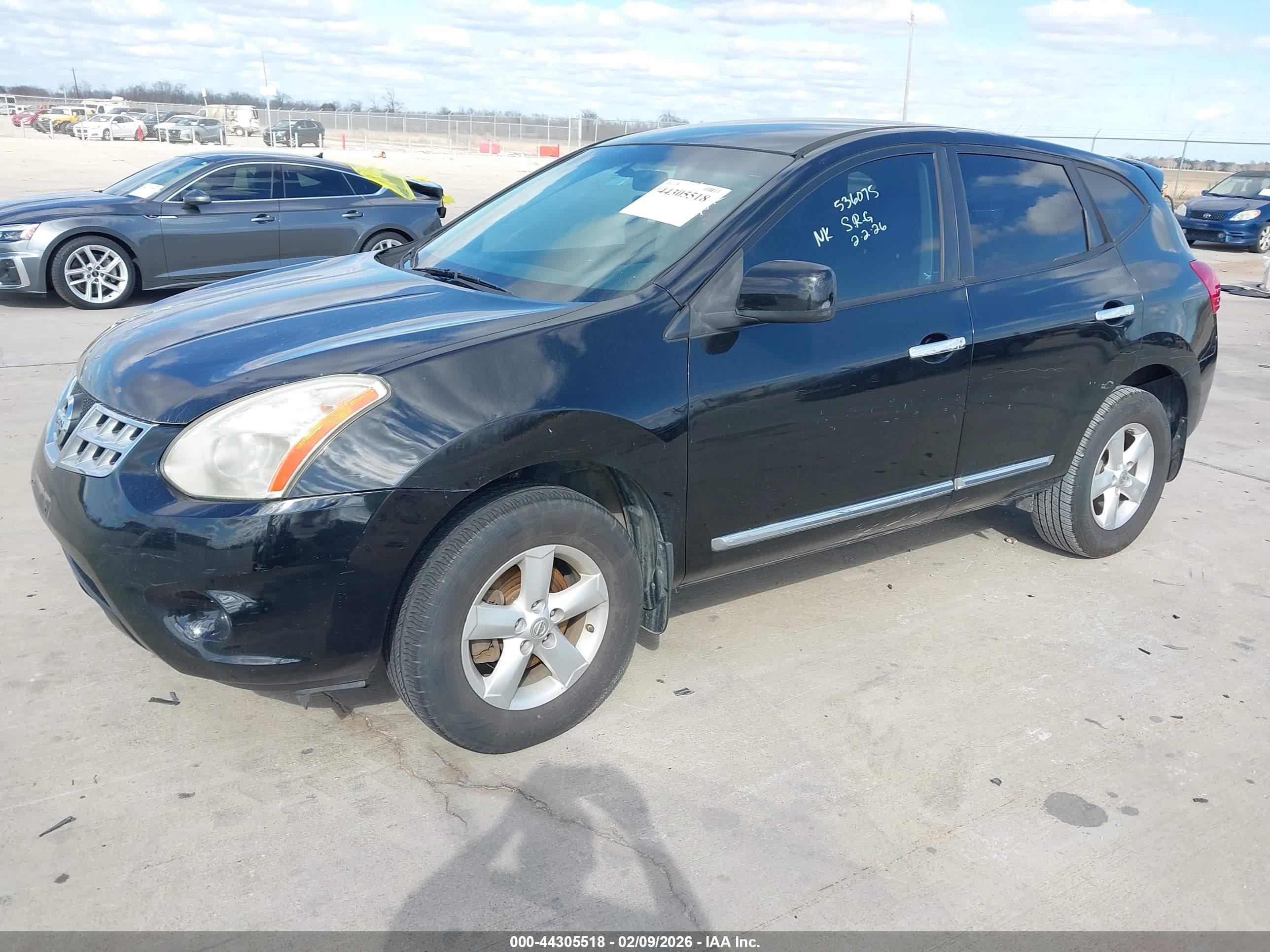 NISSAN ROGUE image 2
