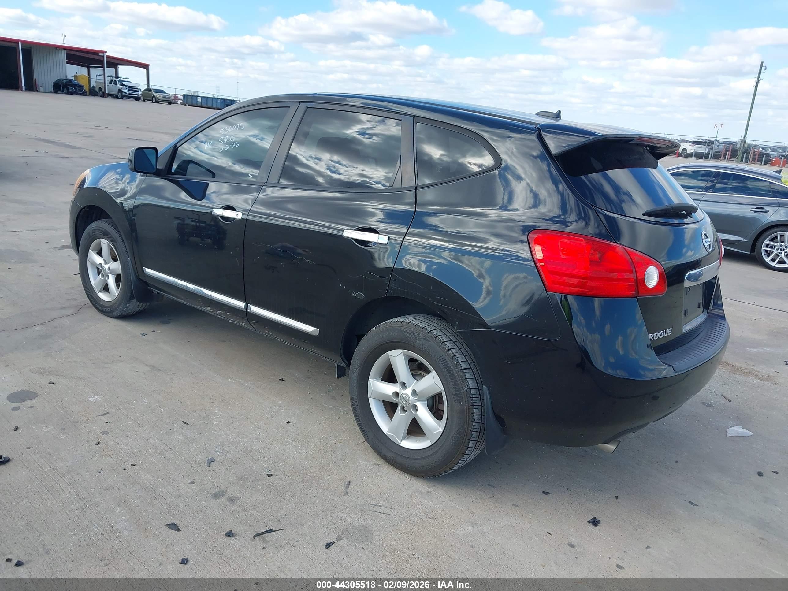 NISSAN ROGUE image 3