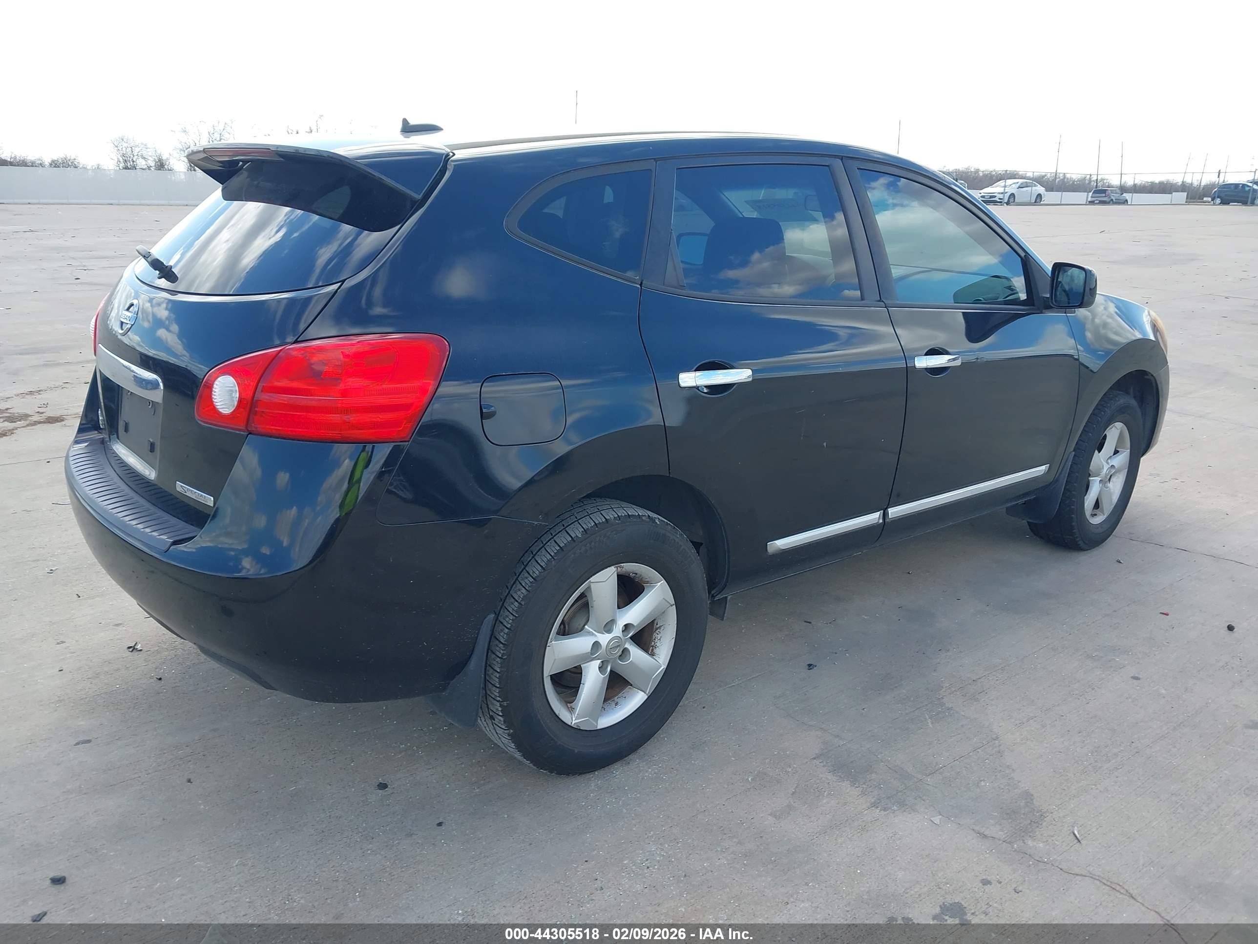 NISSAN ROGUE image 4