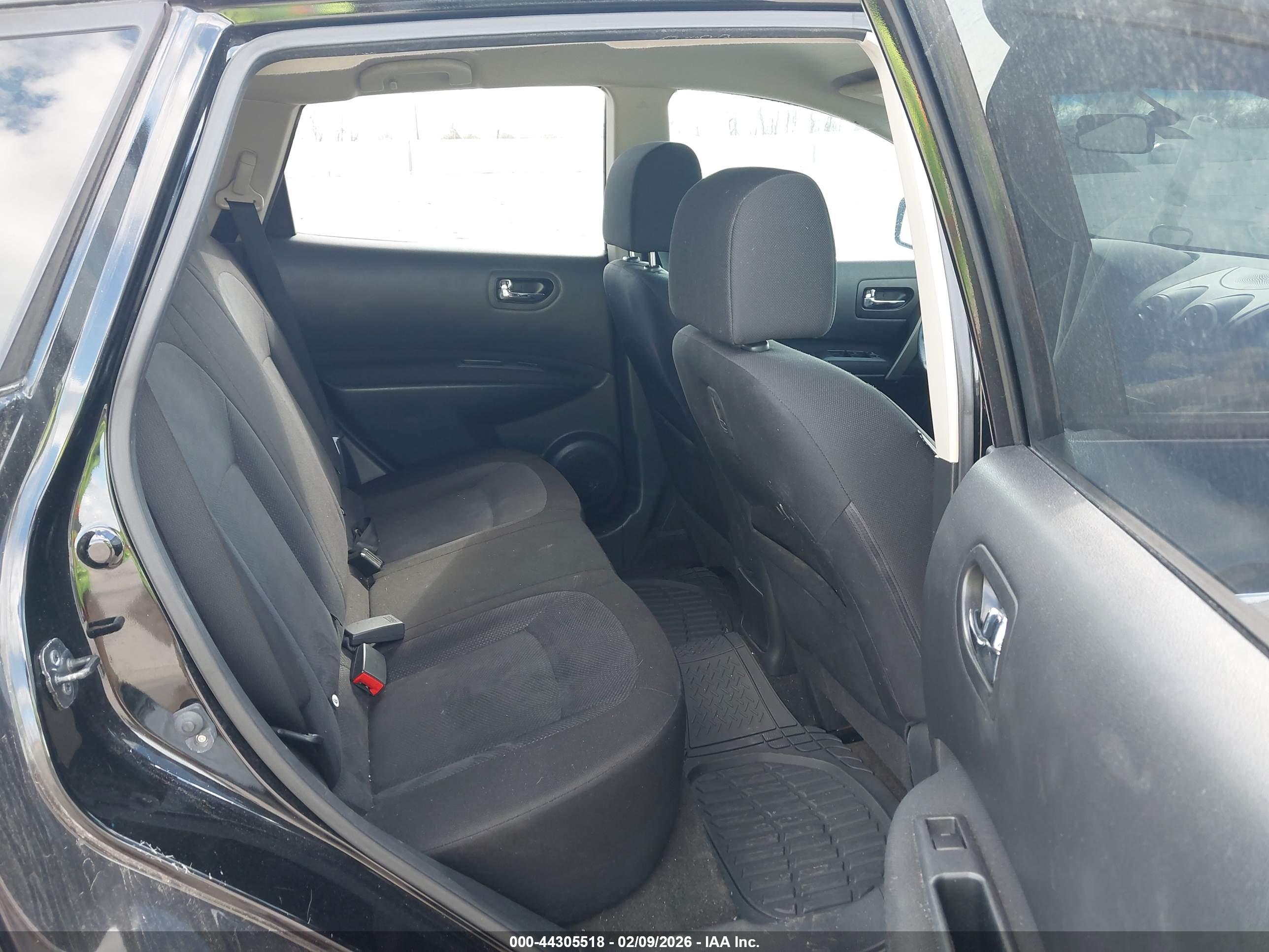 NISSAN ROGUE image 8