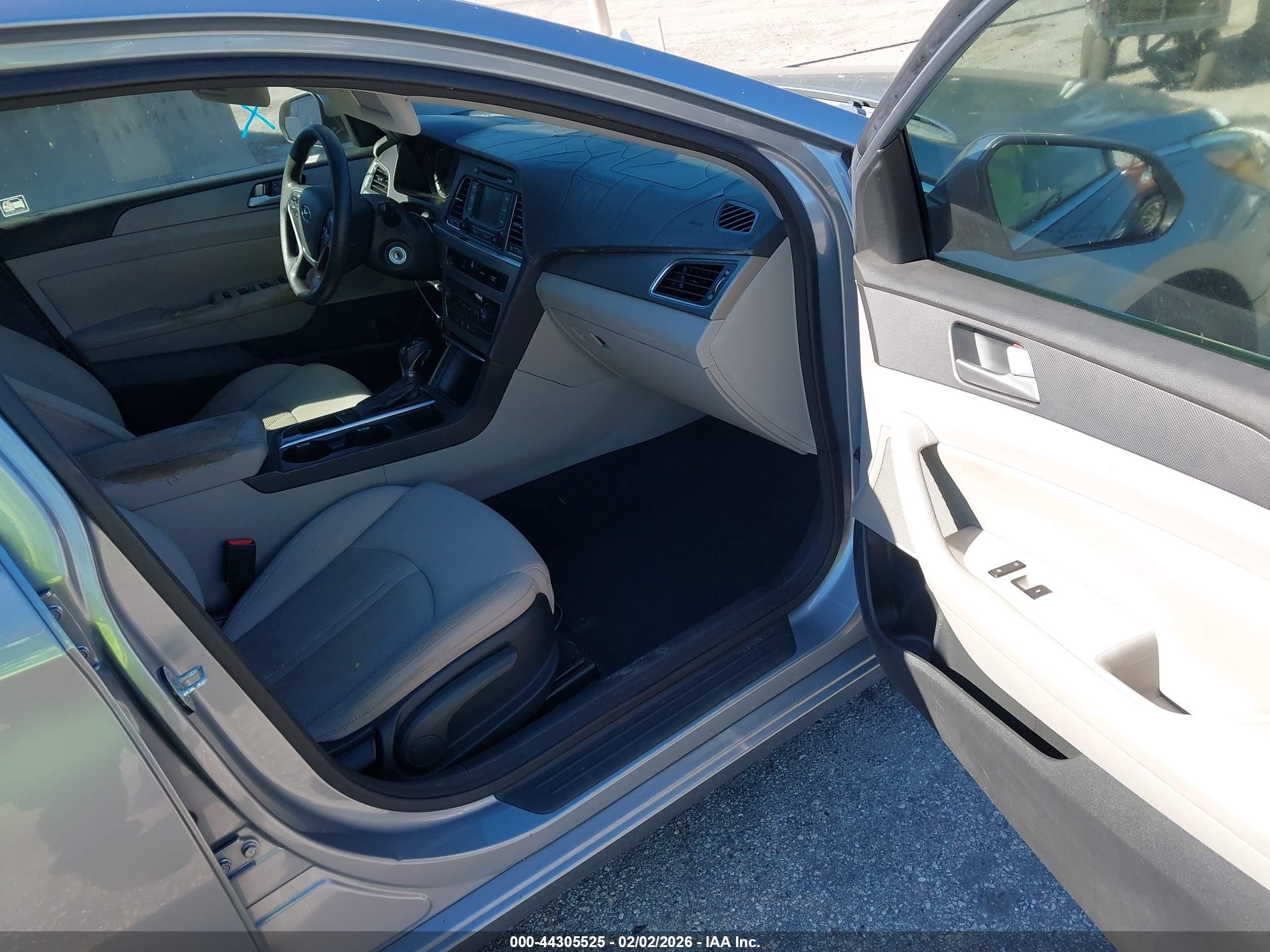 HYUNDAI SONATA image 5