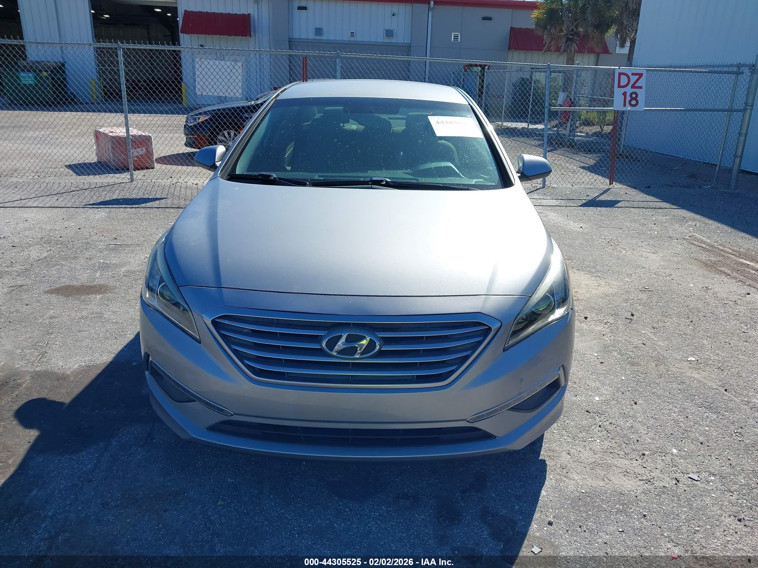 HYUNDAI SONATA image 6