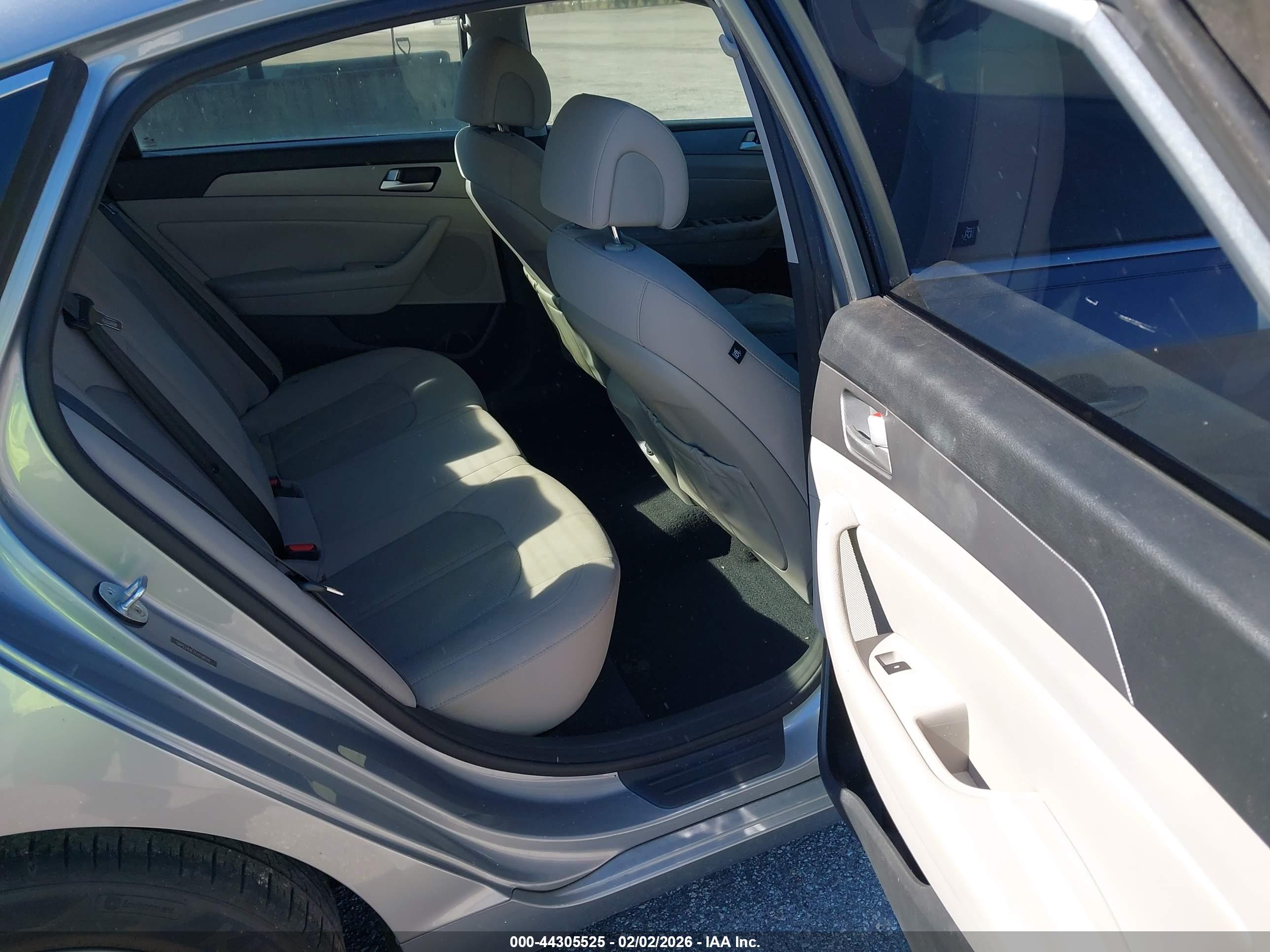 HYUNDAI SONATA image 8
