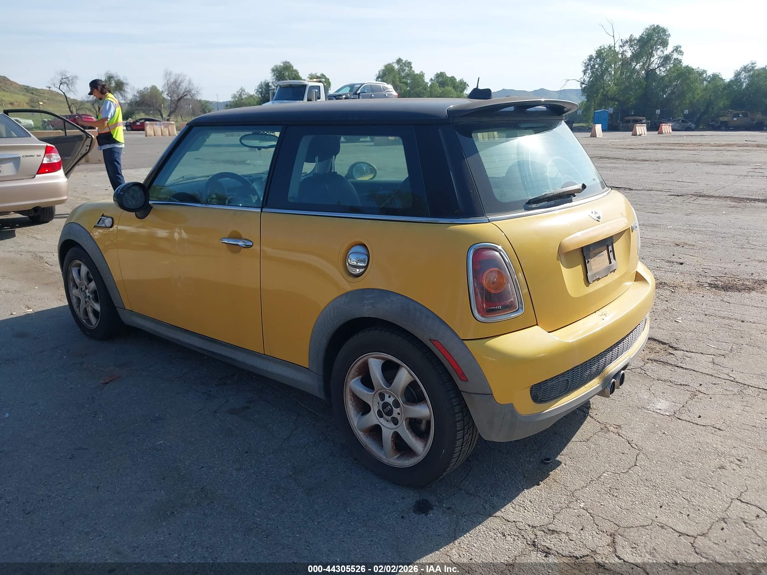 MINI COOPER image 3