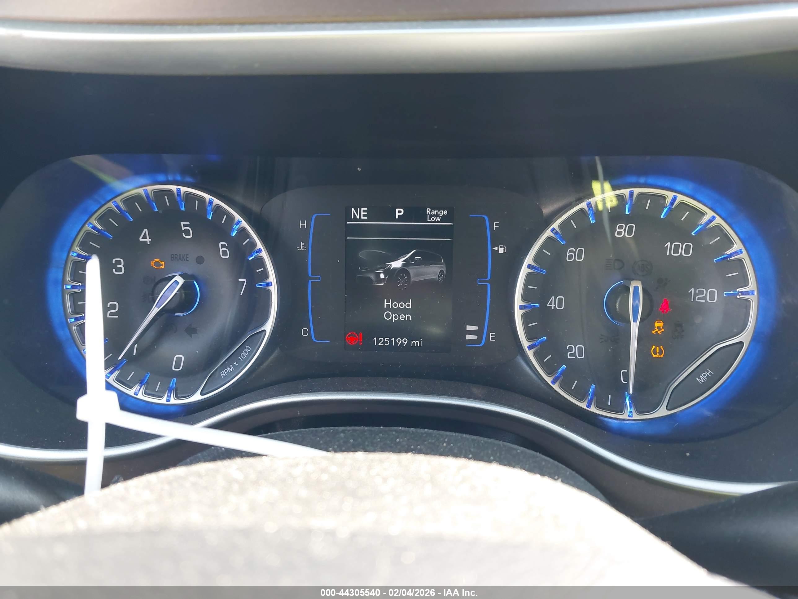 CHRYSLER PACIFICA image 7