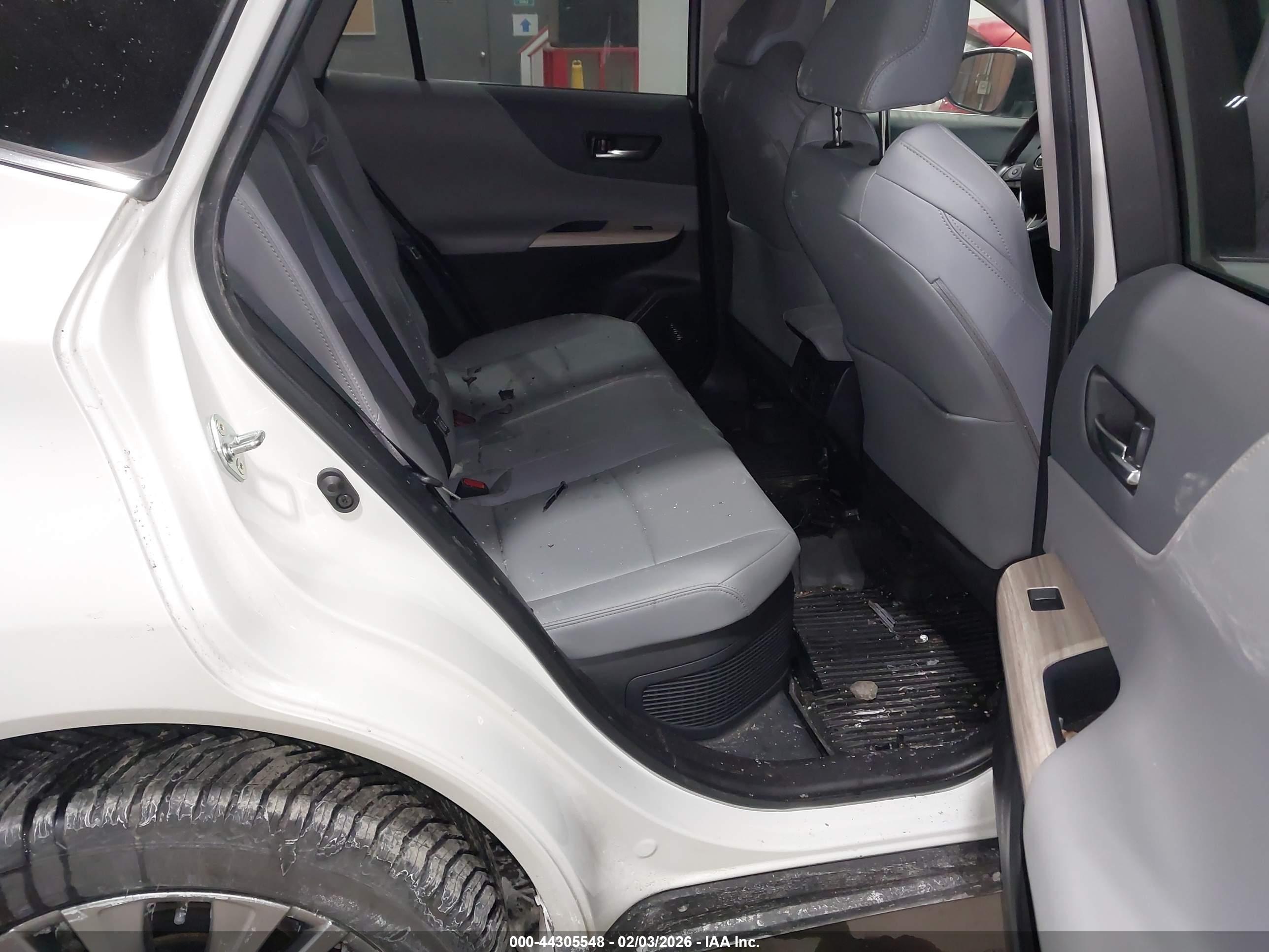TOYOTA VENZA image 8