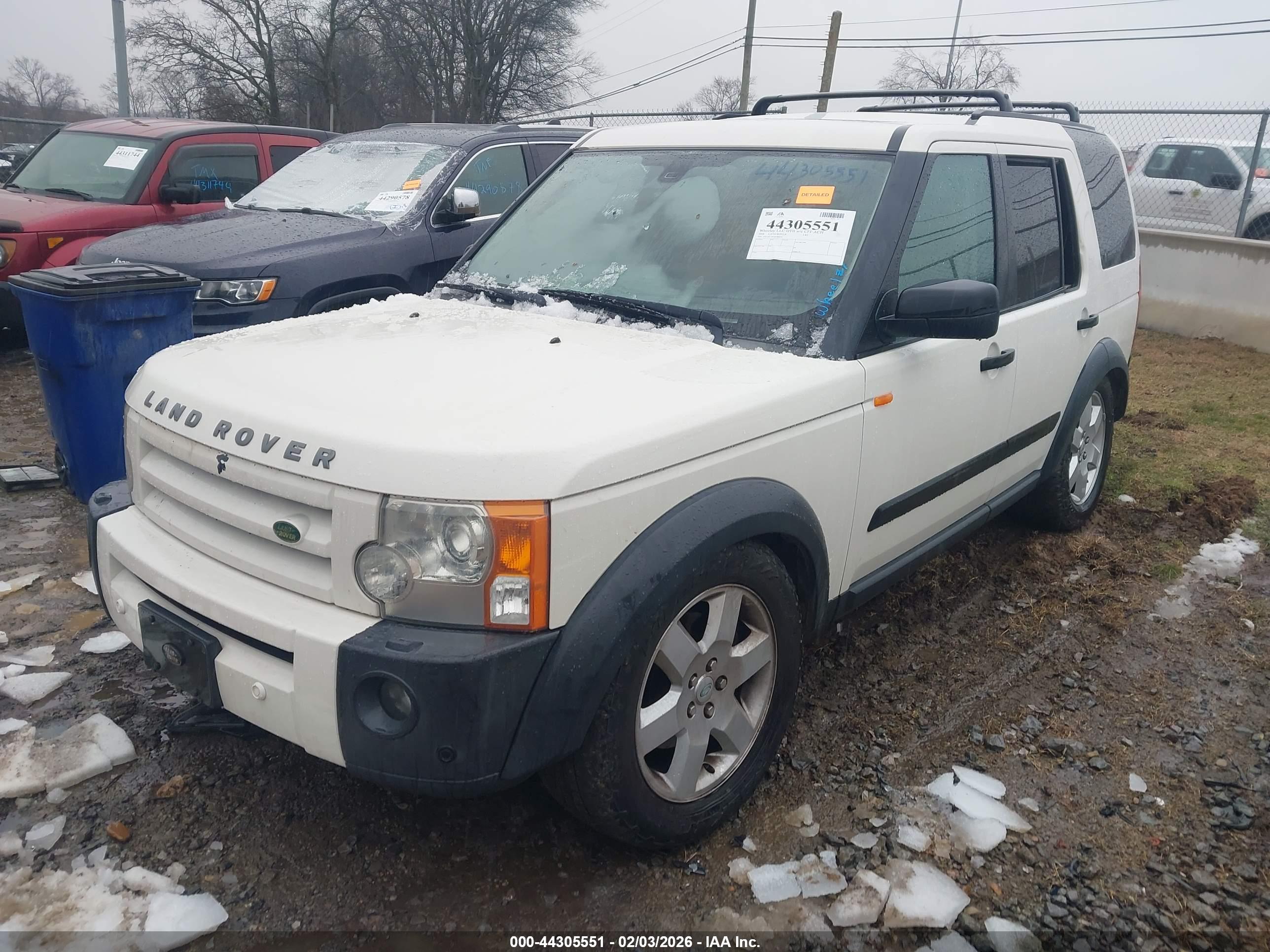 LAND ROVER image 2