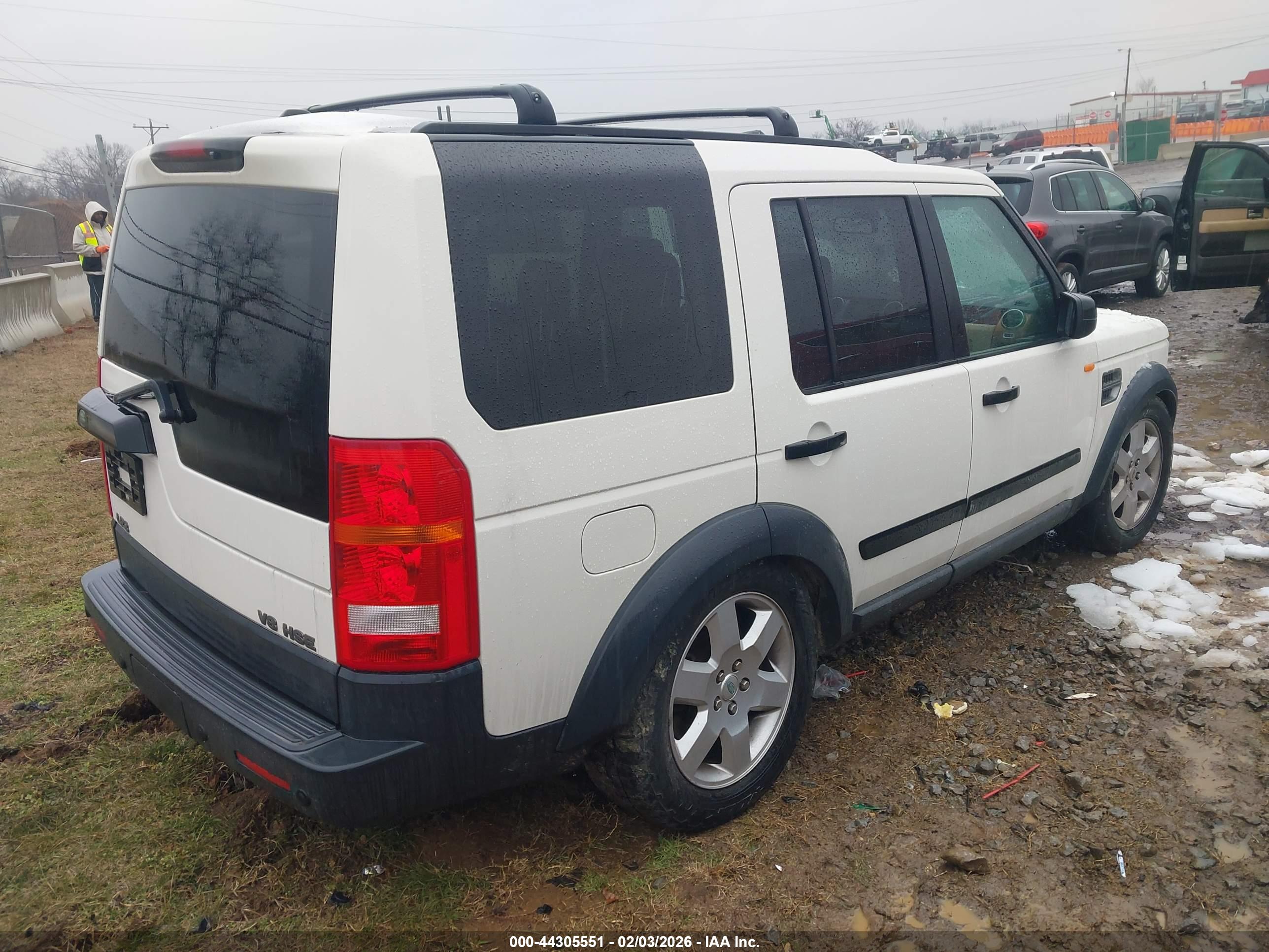 LAND ROVER image 4