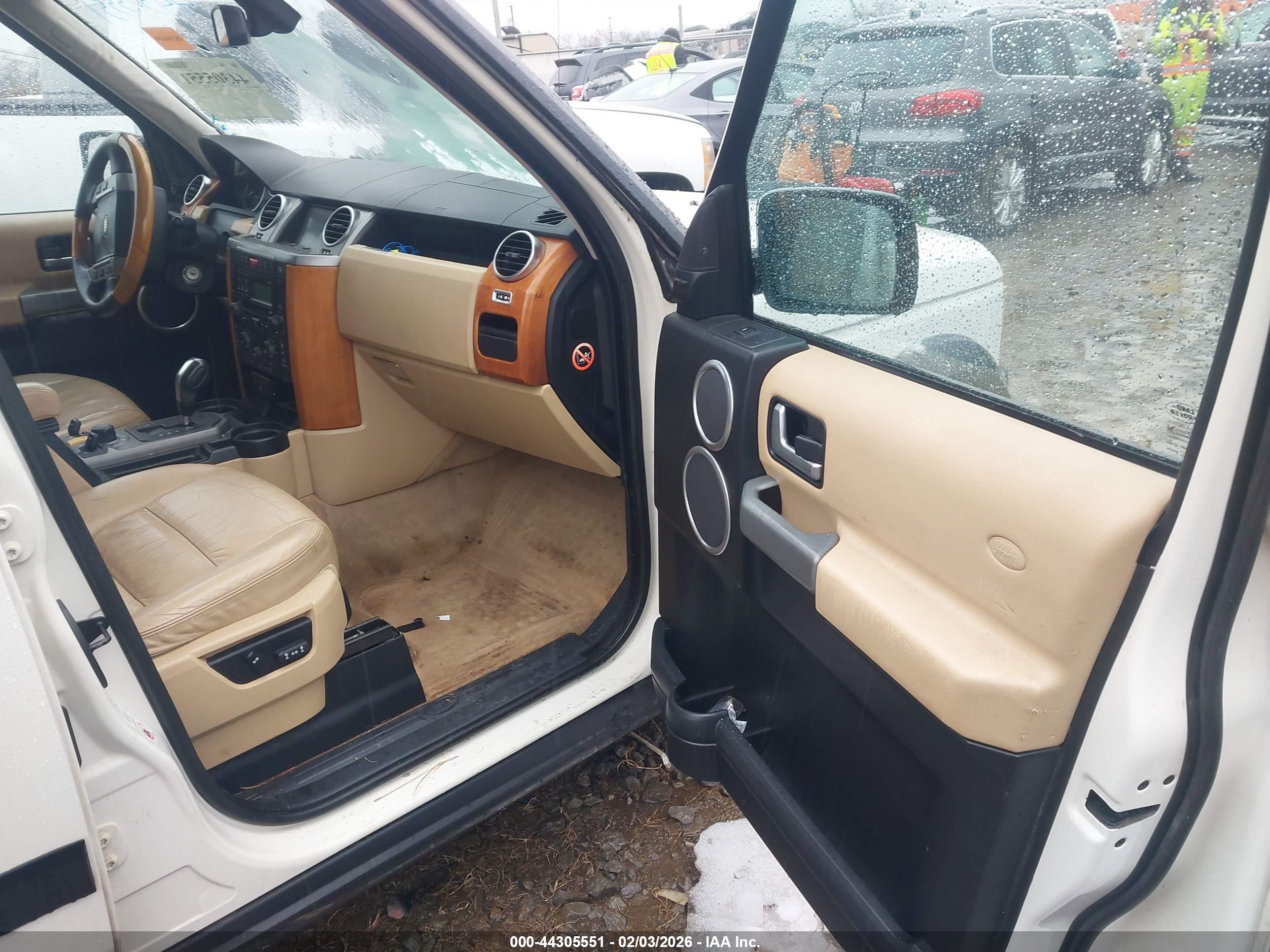 LAND ROVER image 5