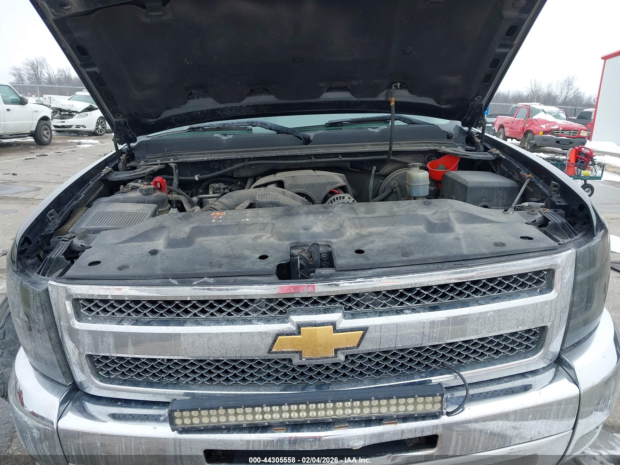 CHEVROLET SILVERADO image 10