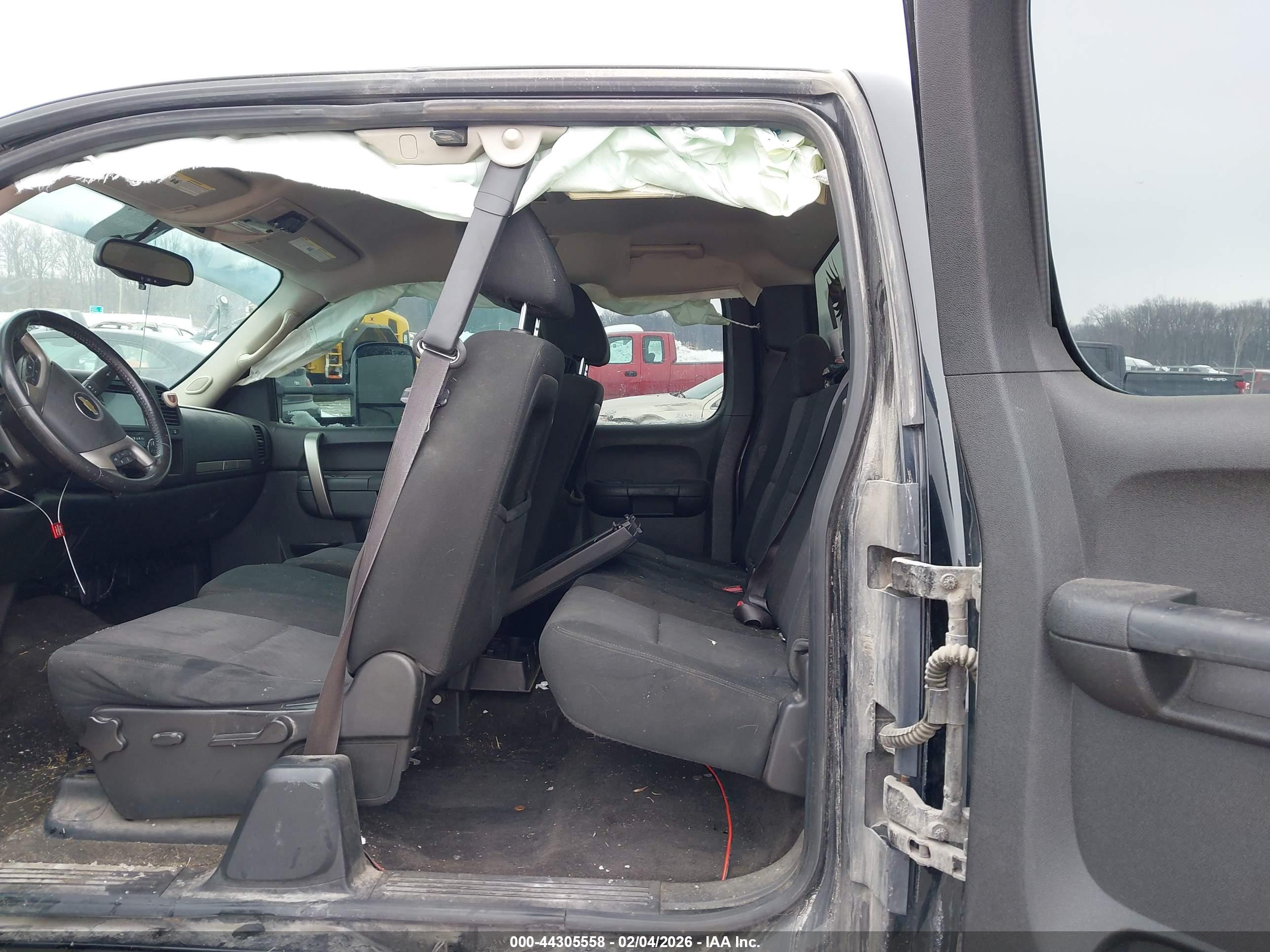 CHEVROLET SILVERADO image 8