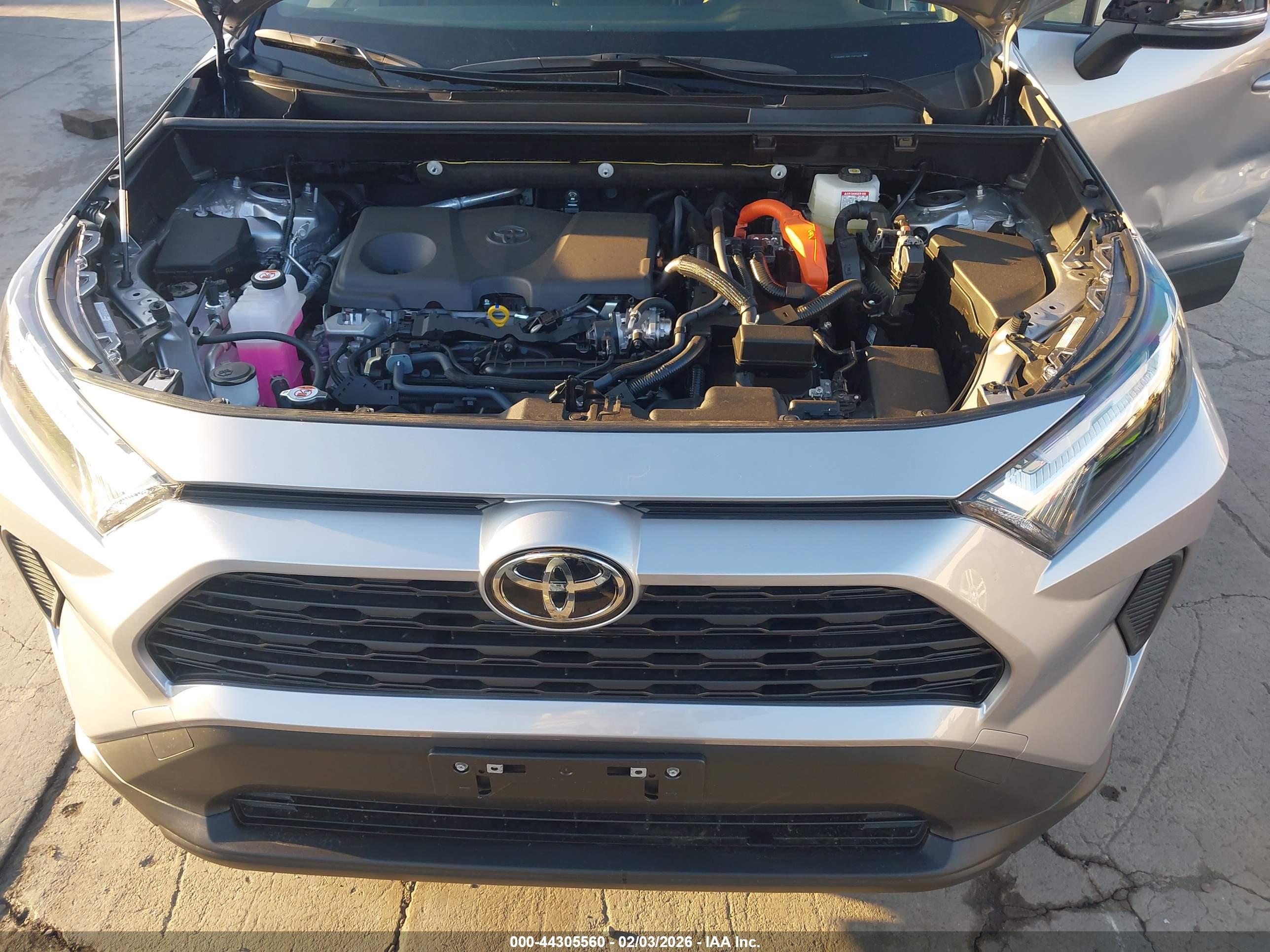 TOYOTA RAV4 image 10