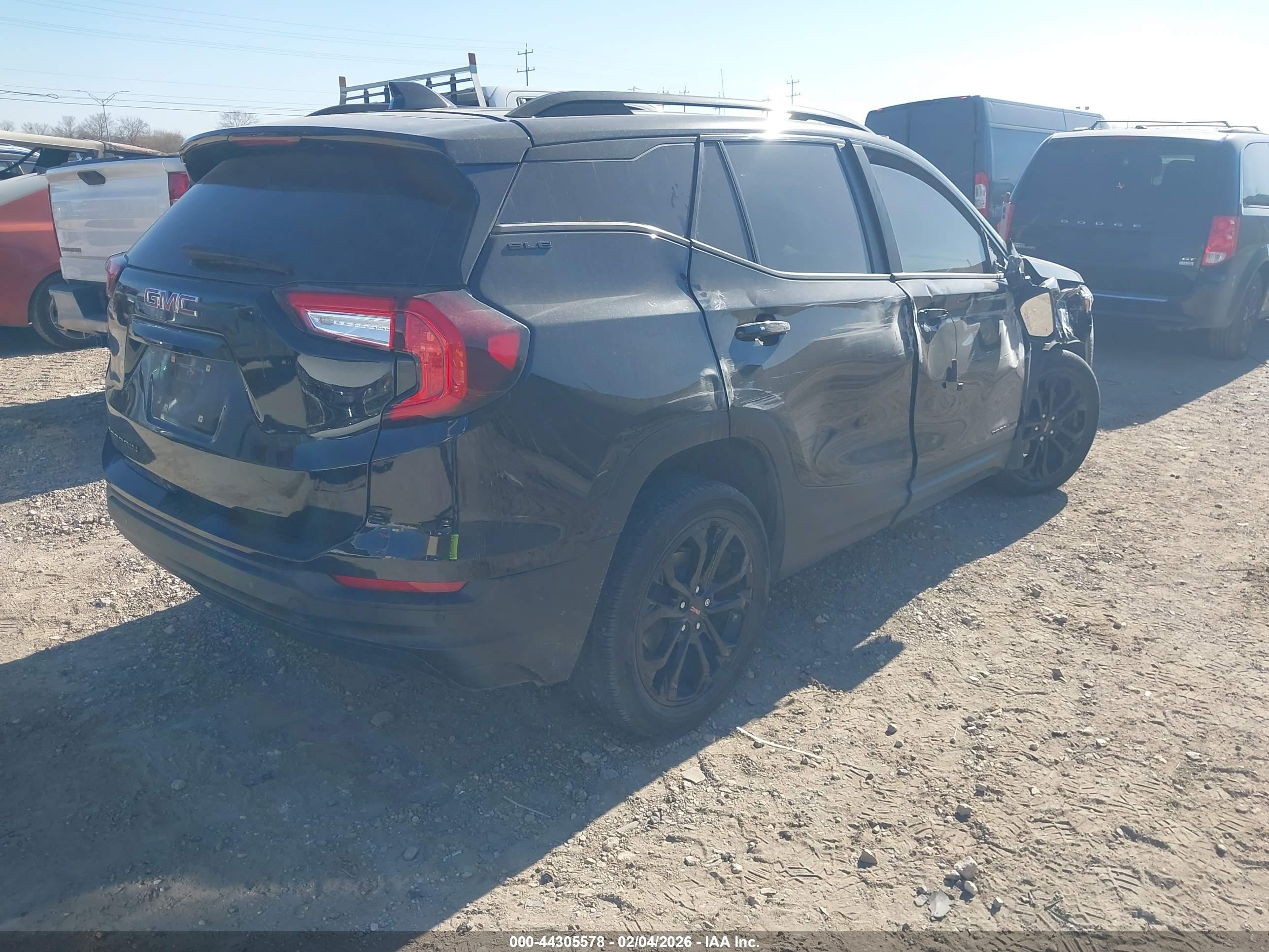 GMC TERRAIN image 4