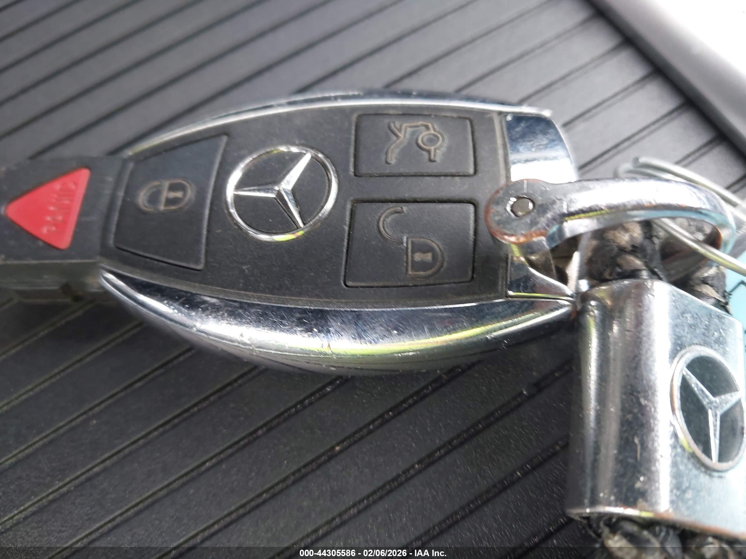 MERCEDES-BENZ GLK image 11