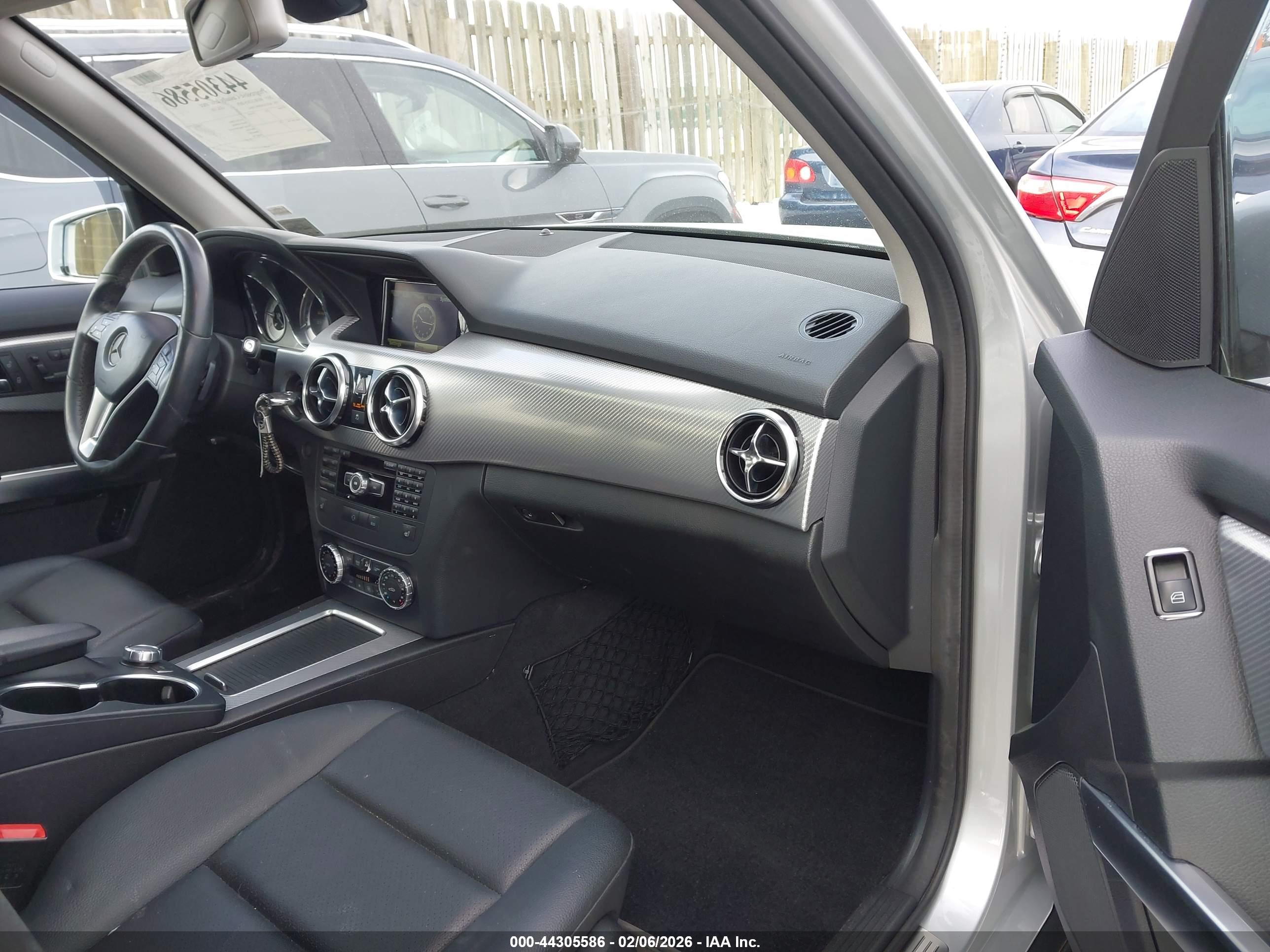 MERCEDES-BENZ GLK image 5