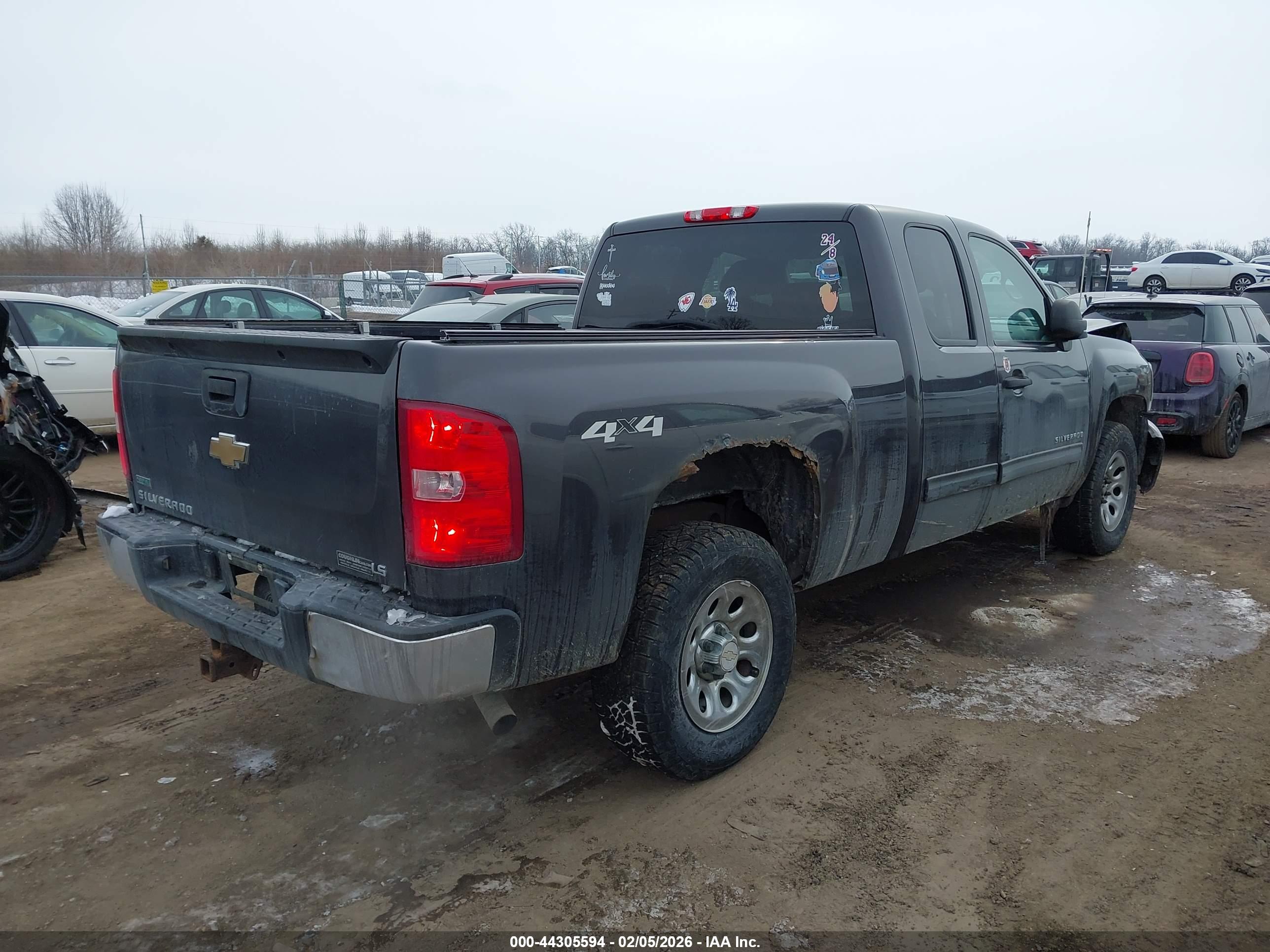 CHEVROLET SILVERADO image 4
