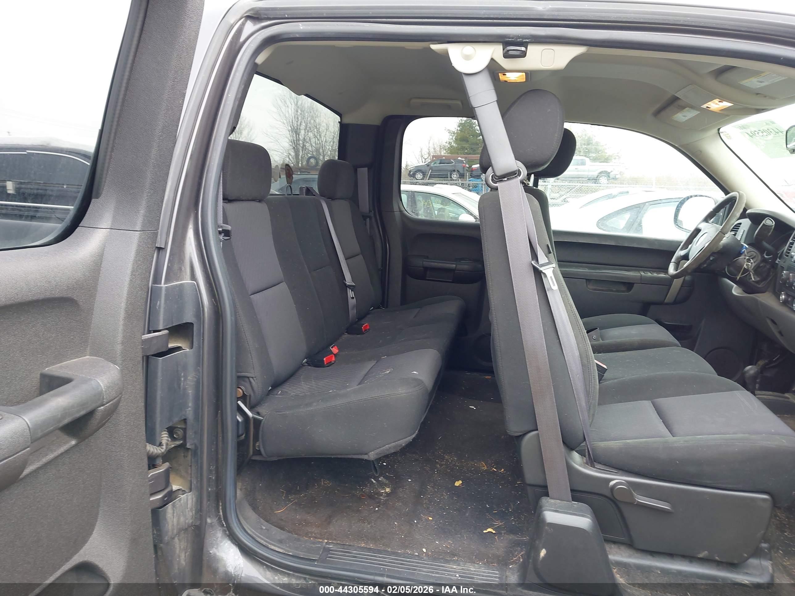 CHEVROLET SILVERADO image 8