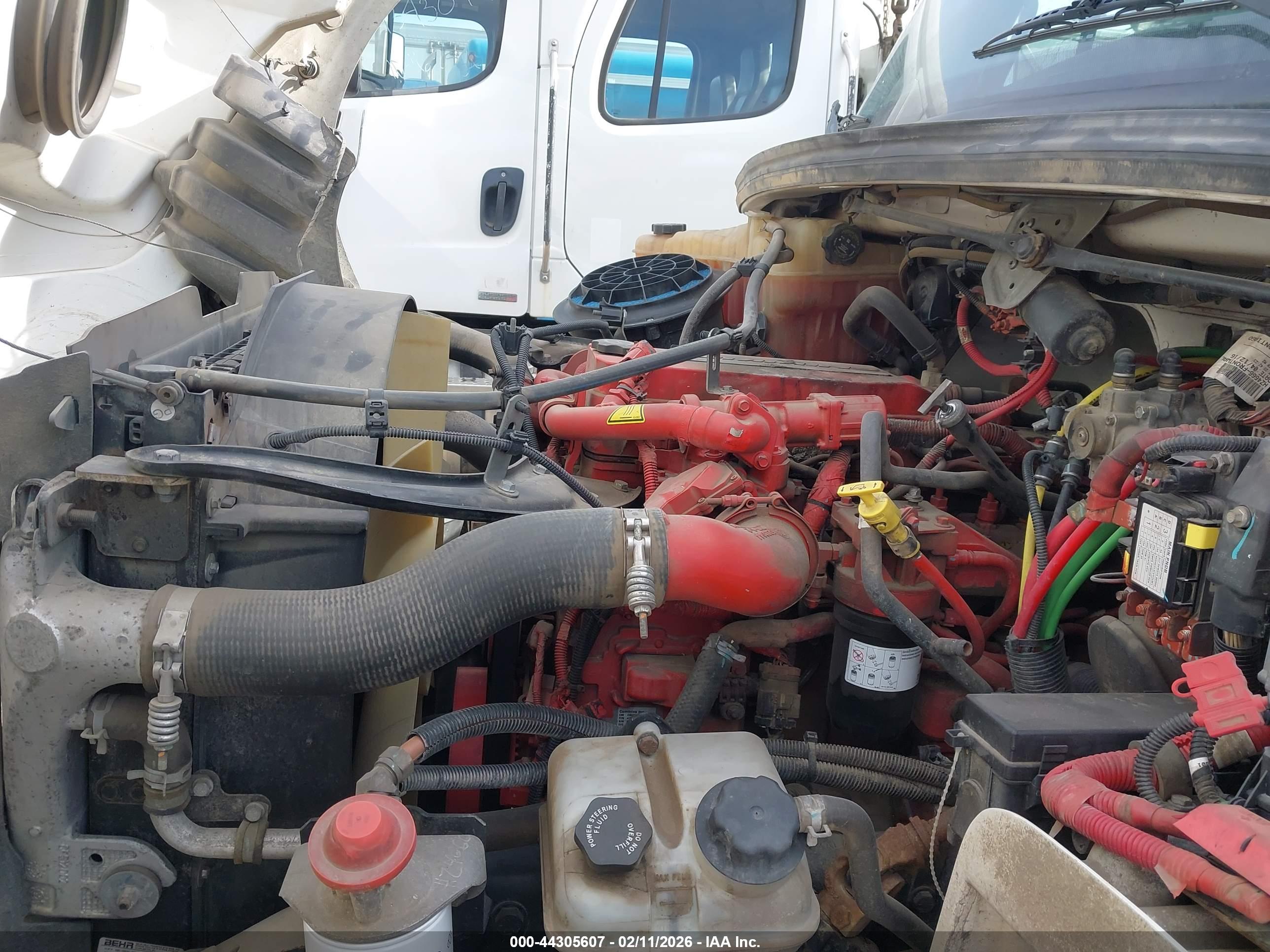FREIGHTLINER M2 image 10