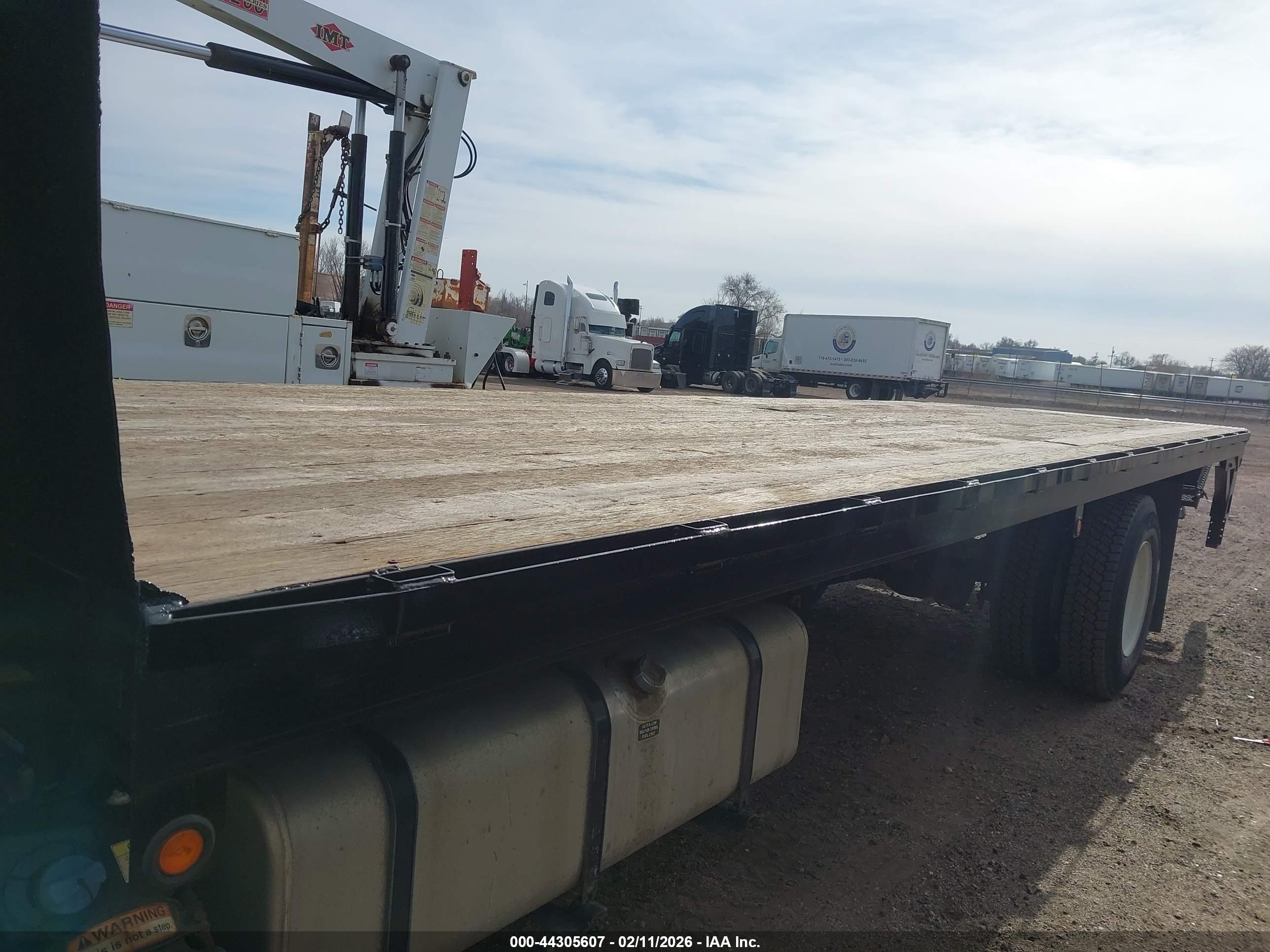 FREIGHTLINER M2 image 8