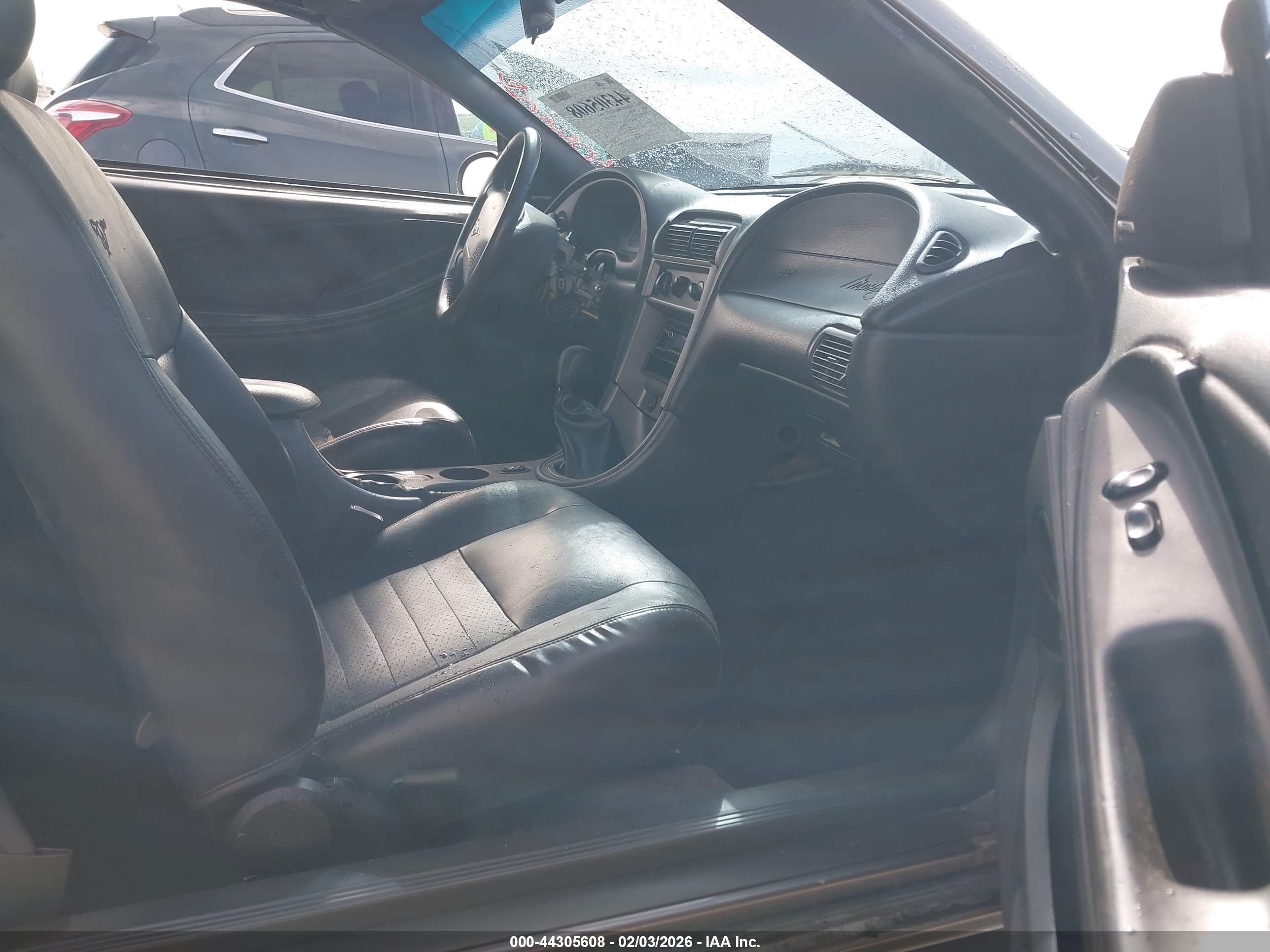 FORD MUSTANG image 5