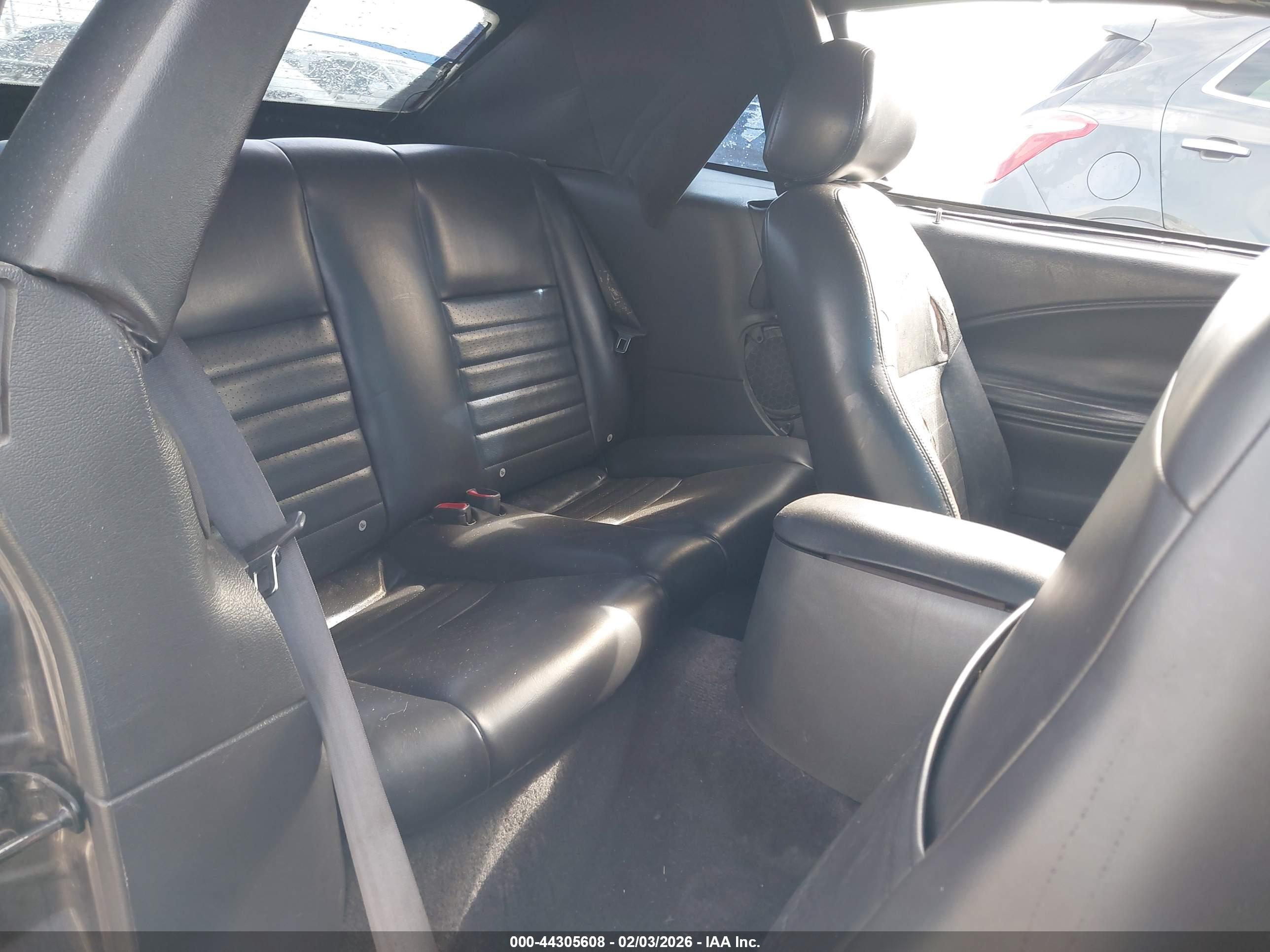 FORD MUSTANG image 8