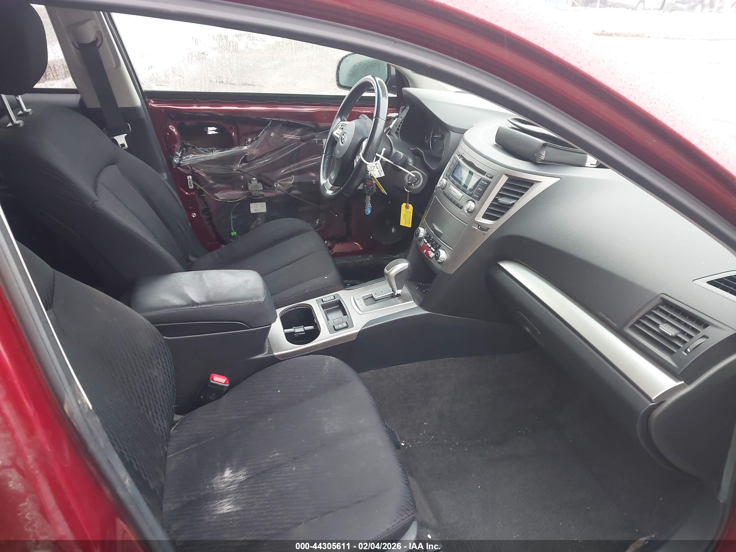 SUBARU OUTBACK image 5