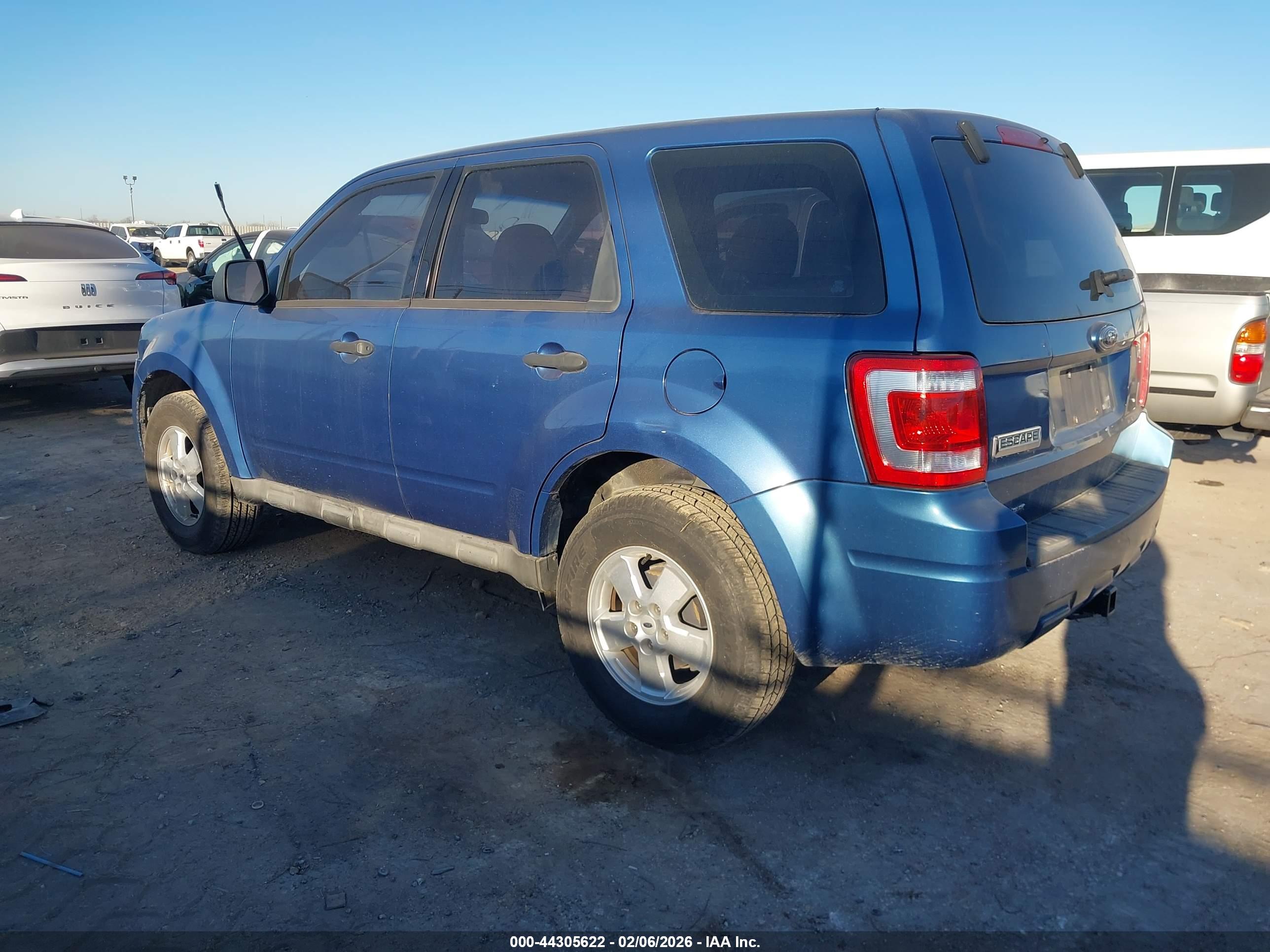 FORD ESCAPE image 3