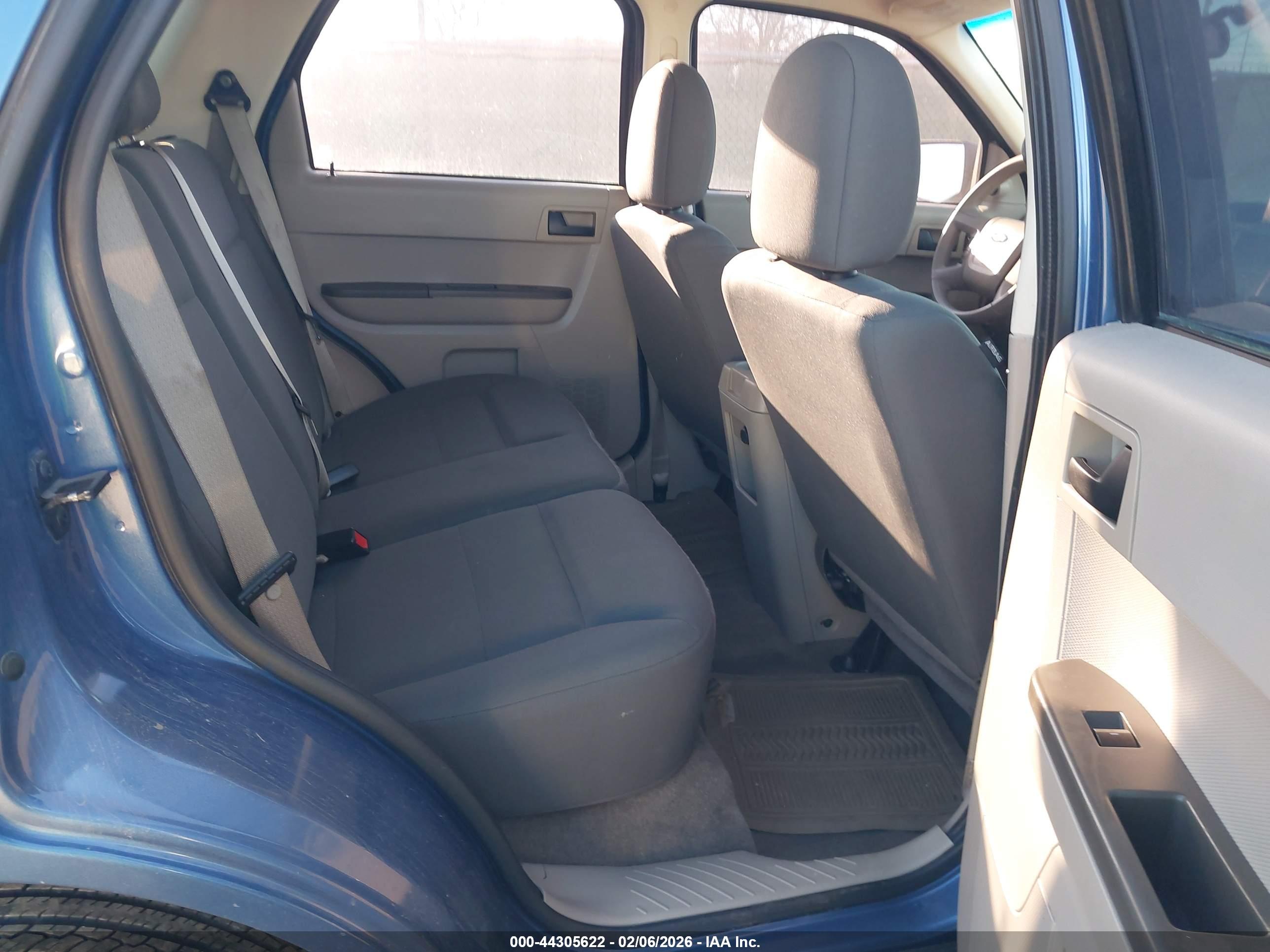 FORD ESCAPE image 8