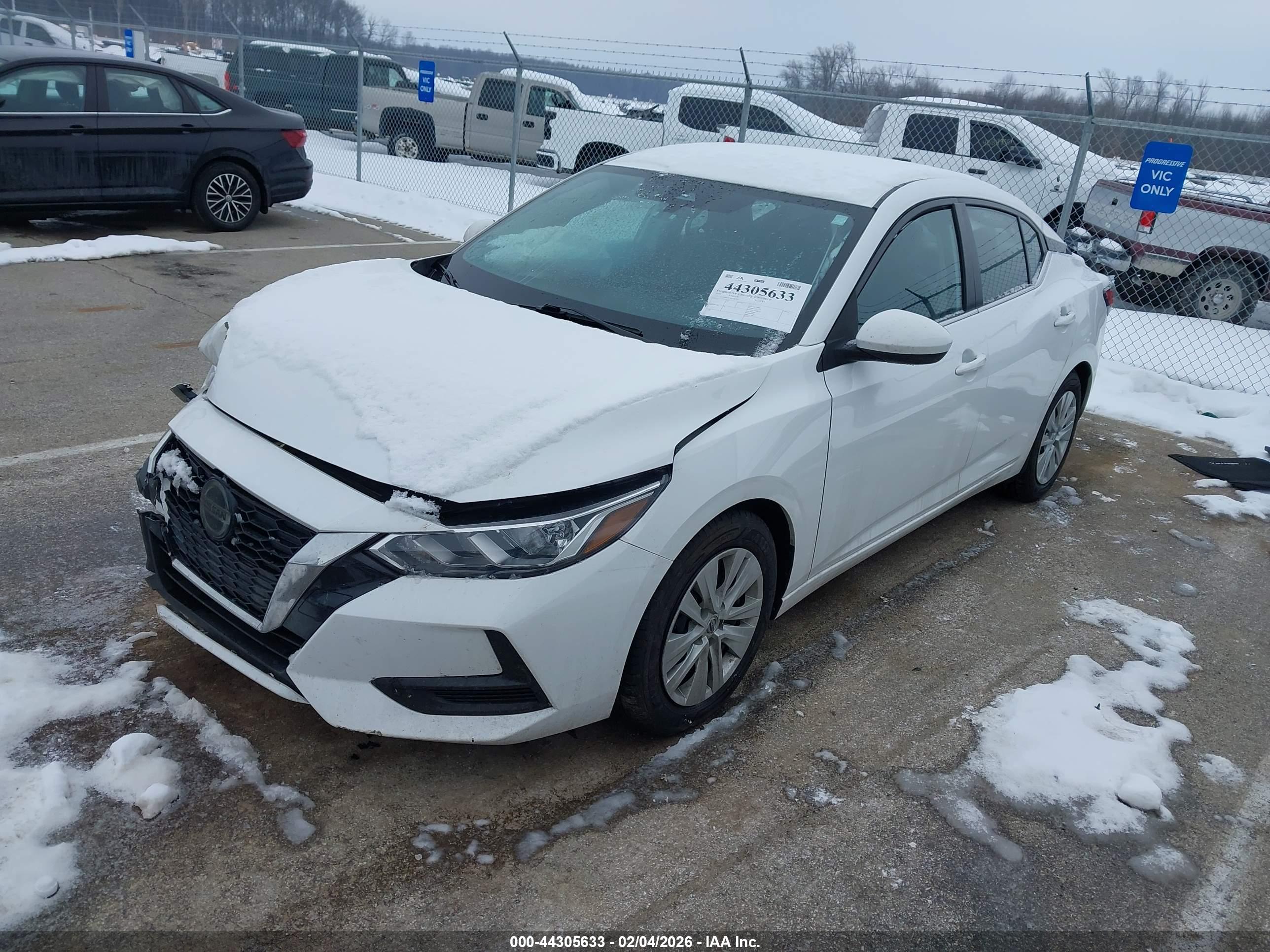 NISSAN SENTRA image 2