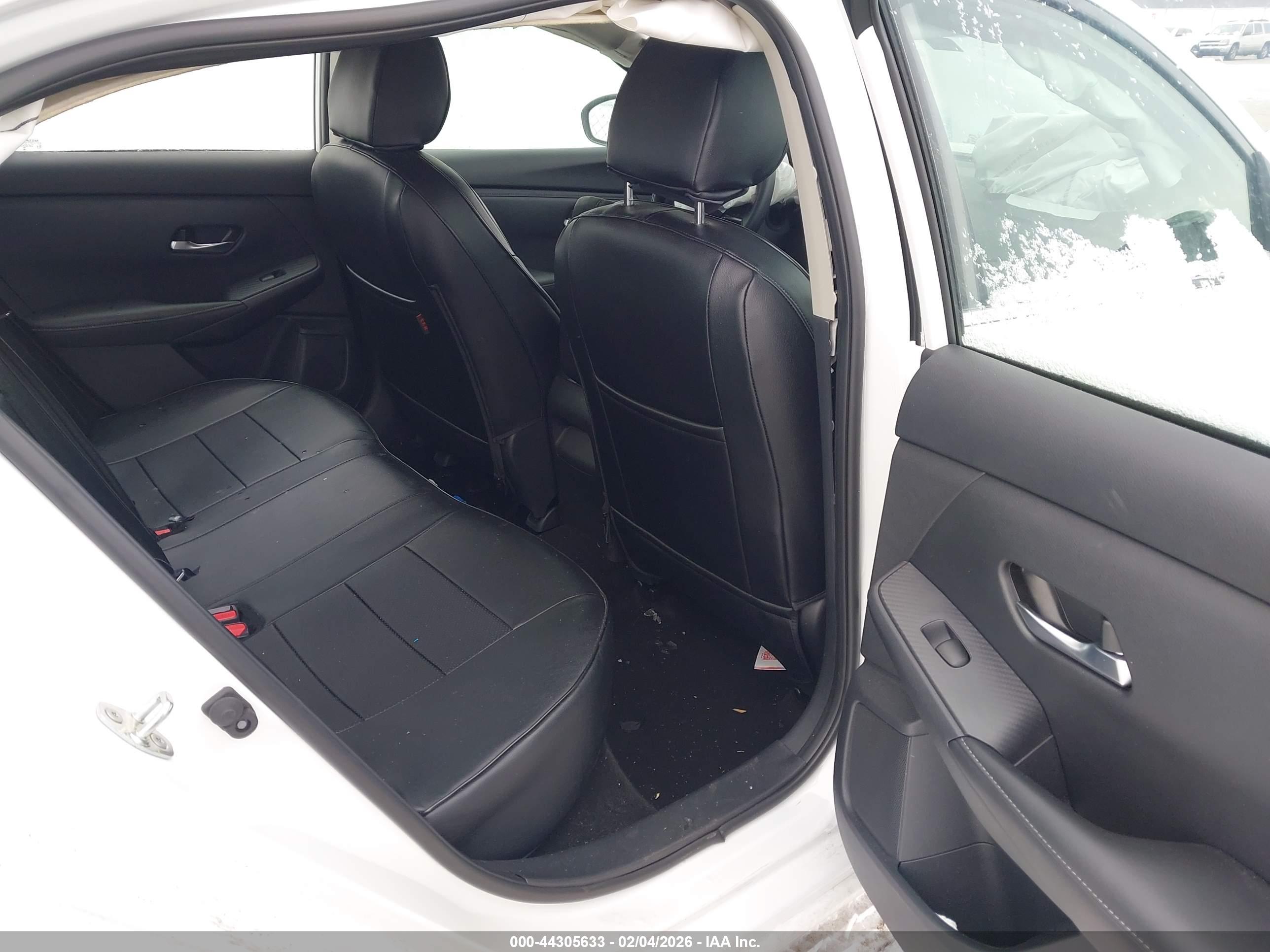 NISSAN SENTRA image 8