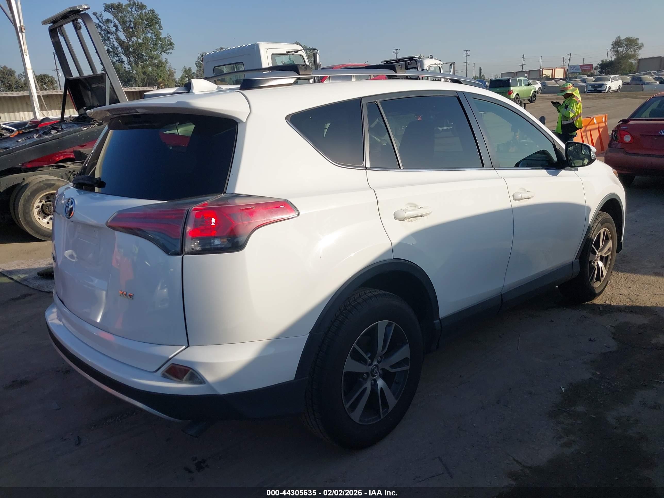 TOYOTA RAV4 image 4
