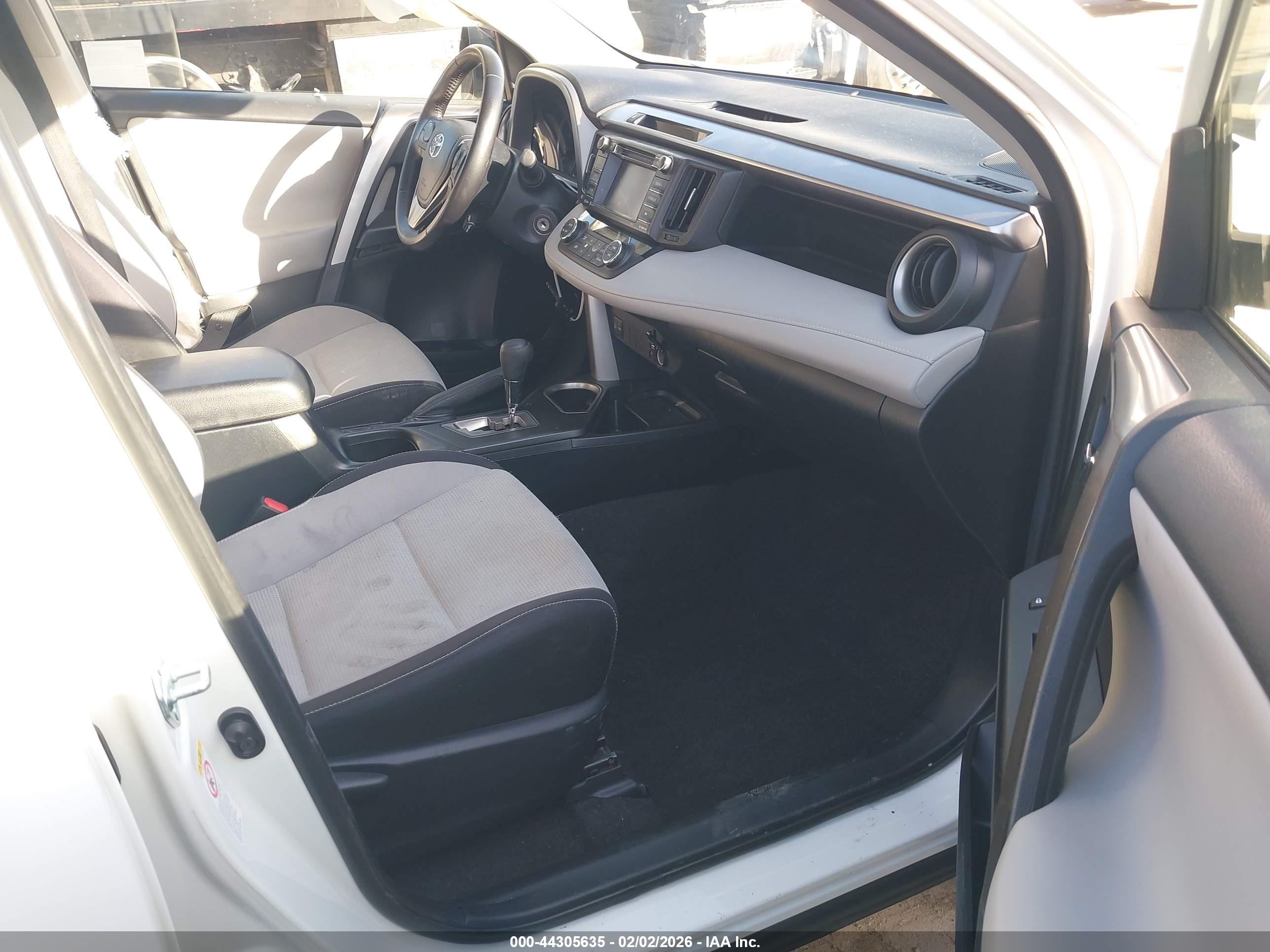 TOYOTA RAV4 image 5