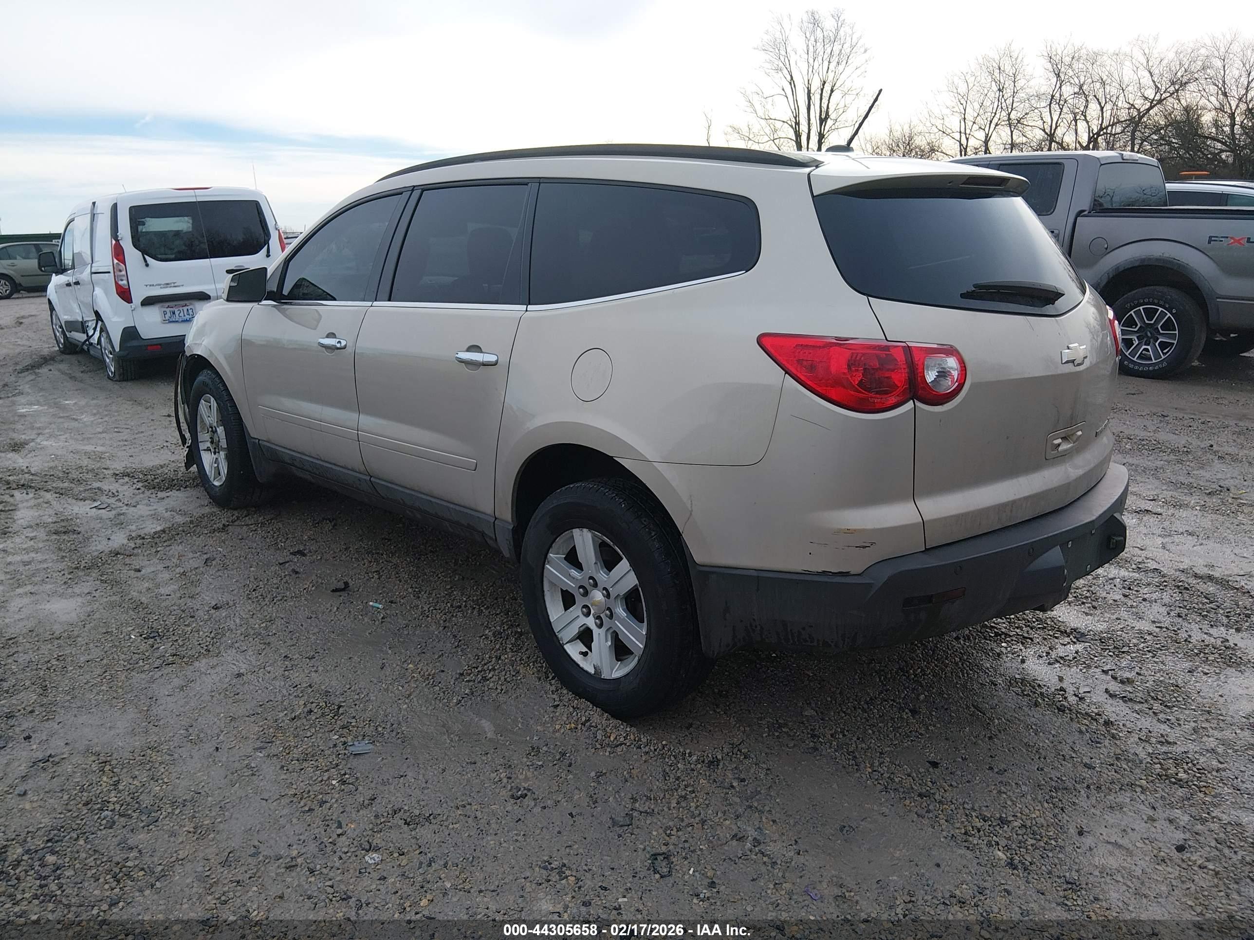 CHEVROLET TRAVERSE image 3