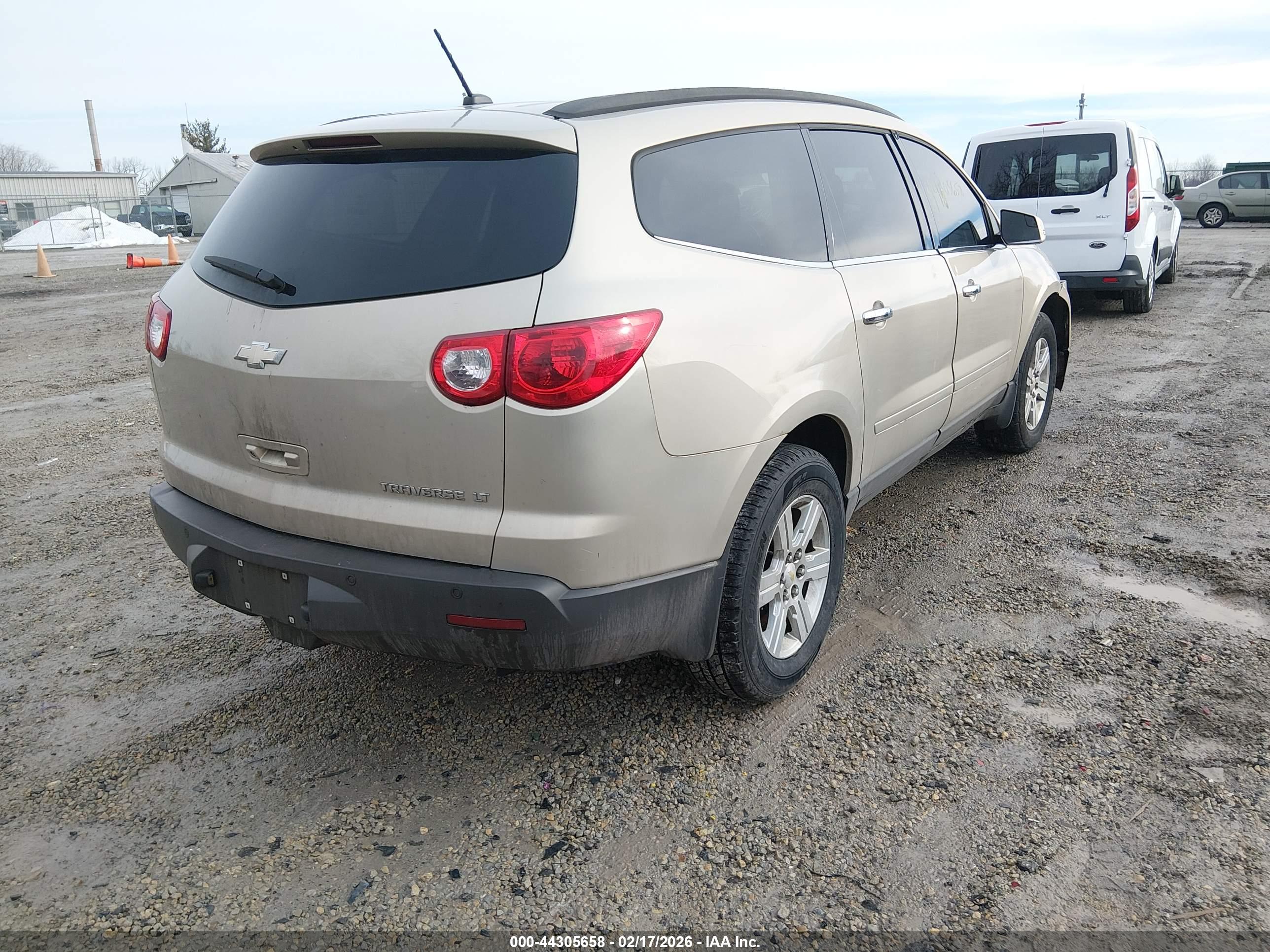 CHEVROLET TRAVERSE image 4