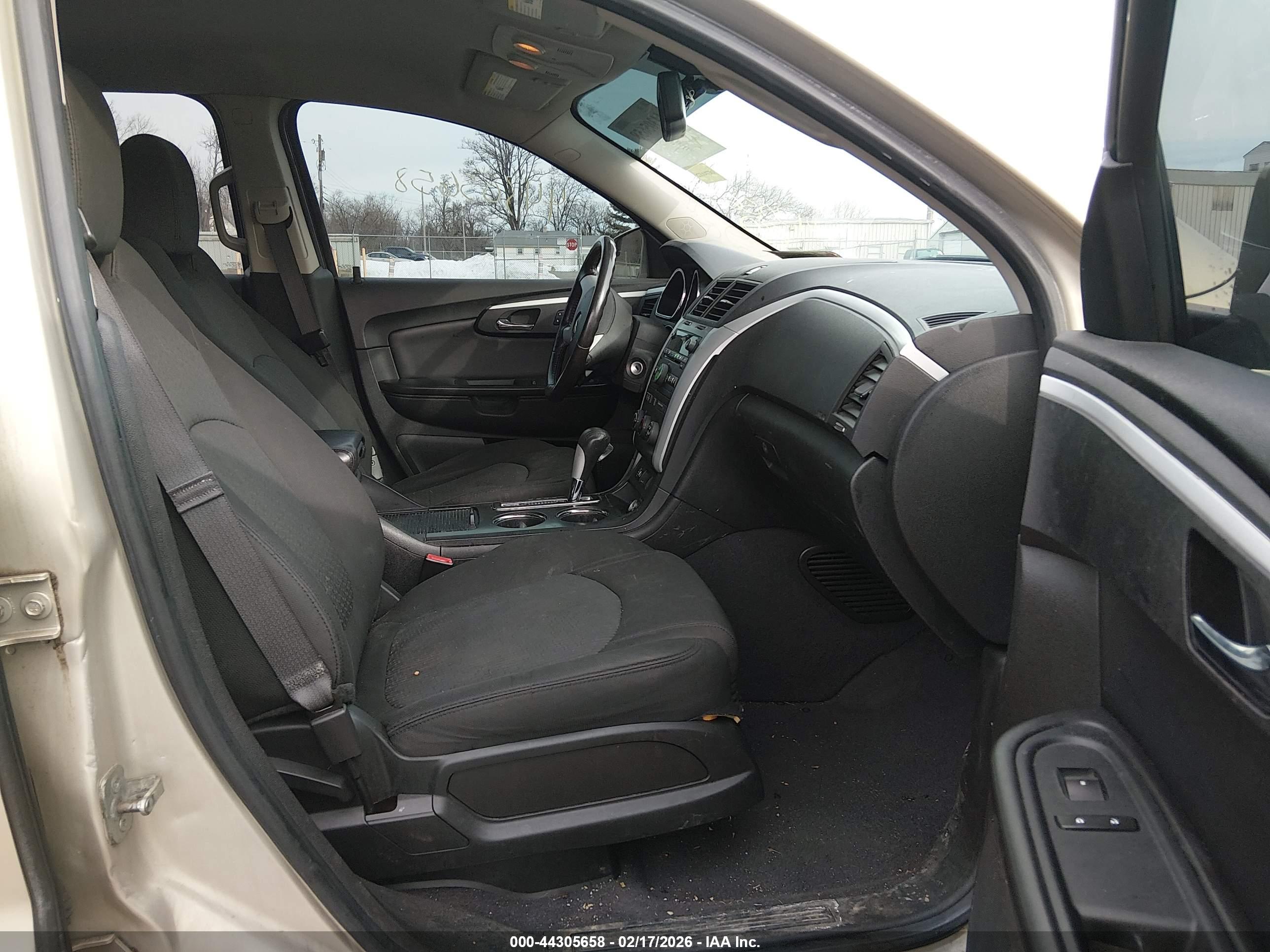 CHEVROLET TRAVERSE image 5