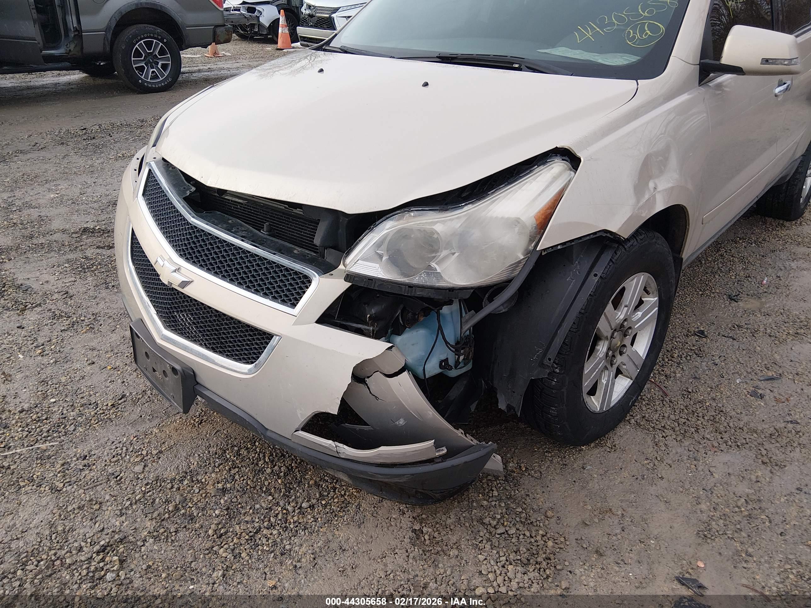 CHEVROLET TRAVERSE image 6