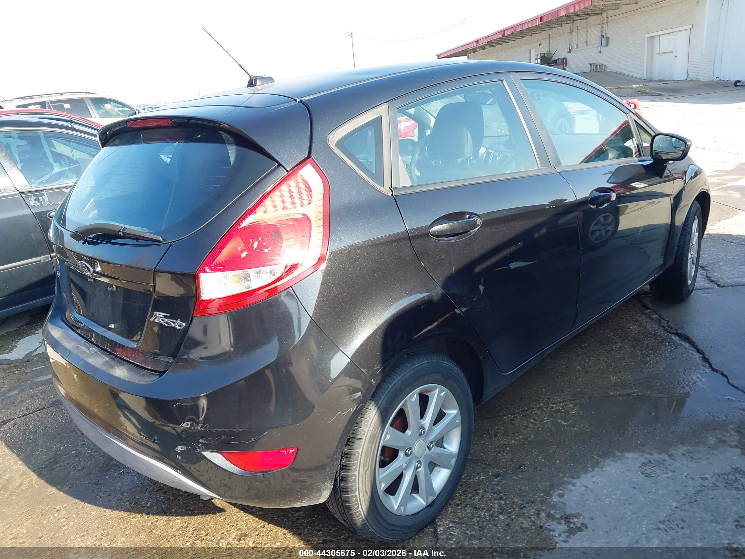 FORD FIESTA image 4