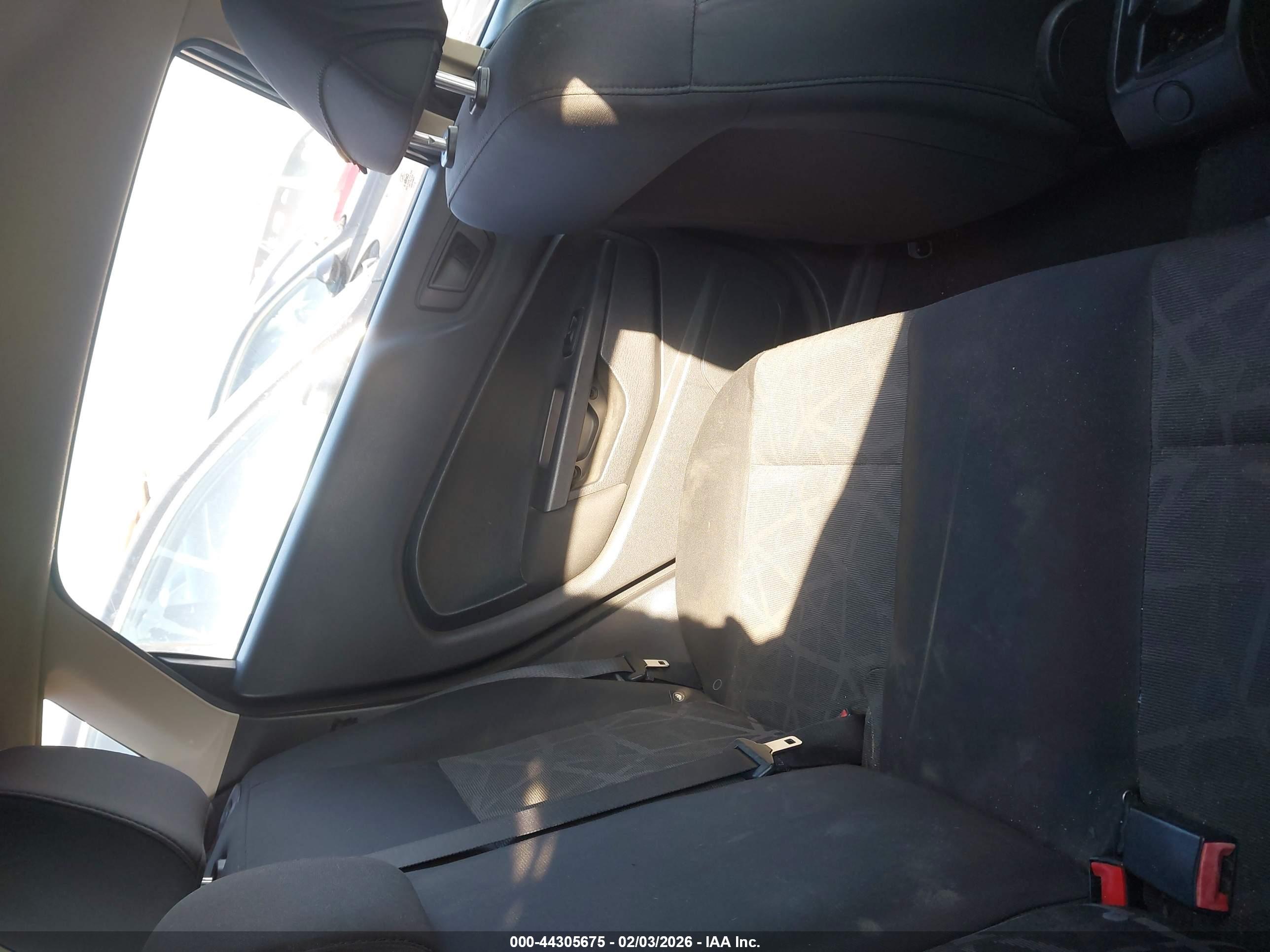 FORD FIESTA image 8