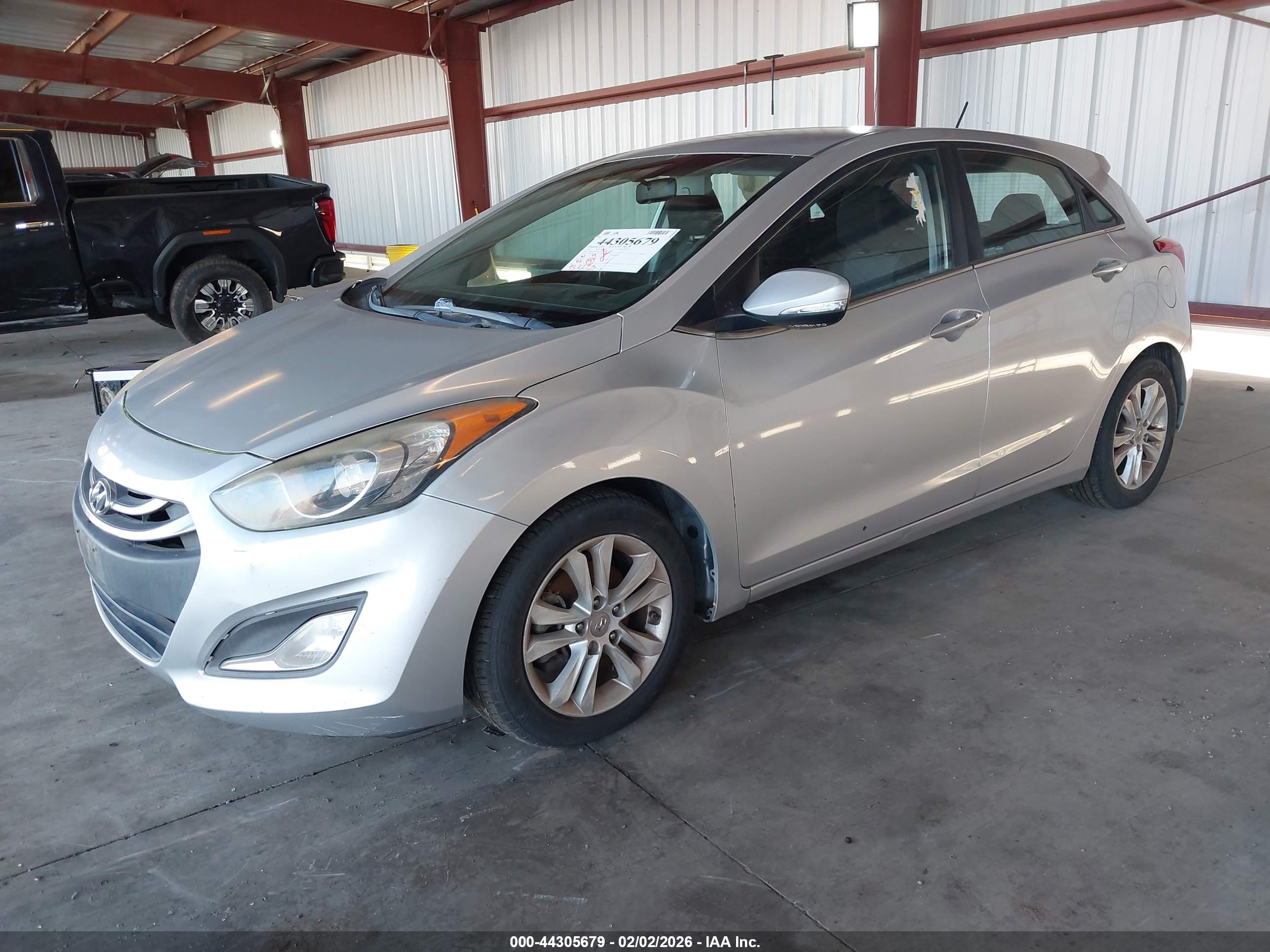 HYUNDAI ELANTRA image 2