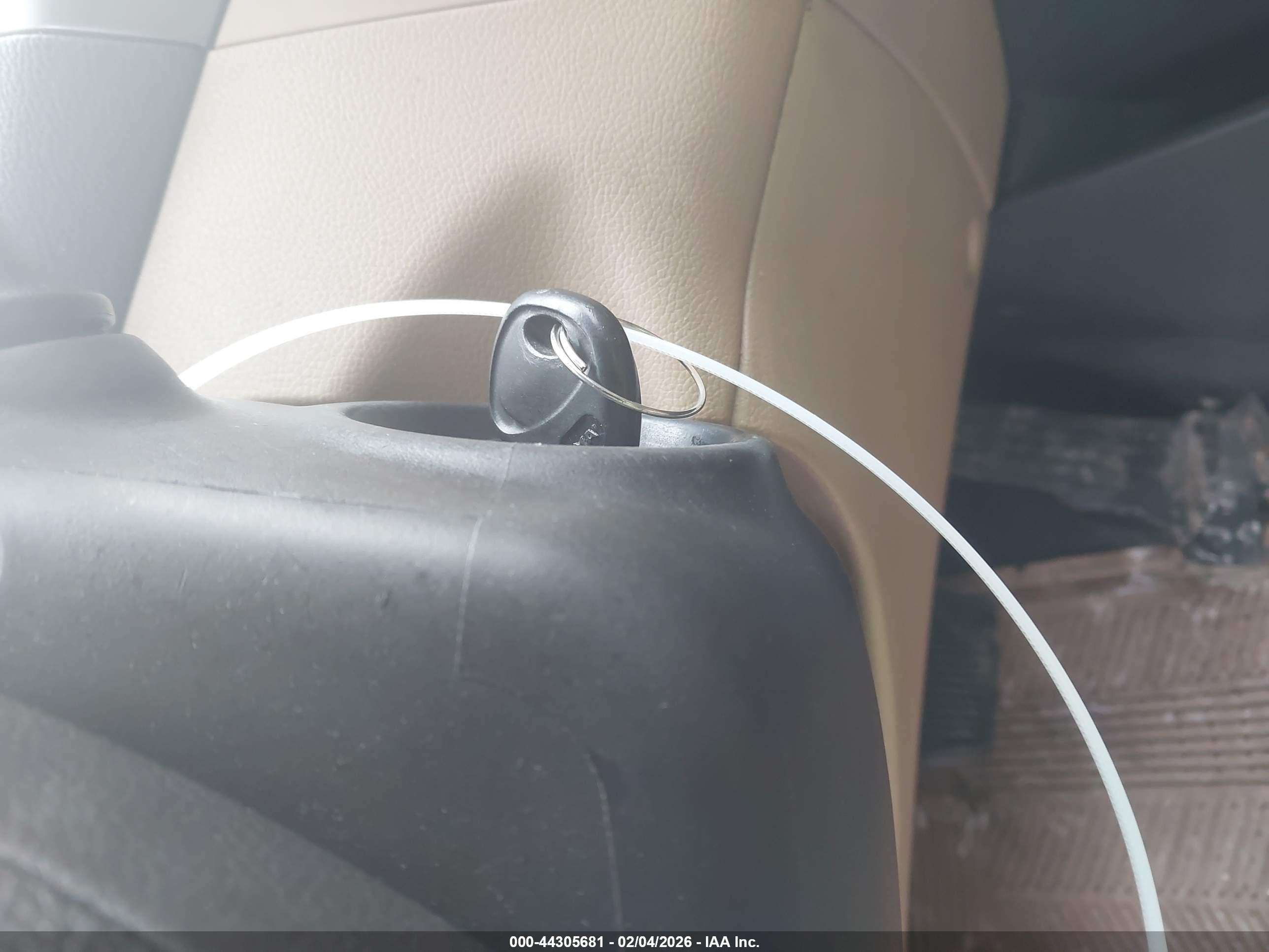 HYUNDAI ELANTRA image 11