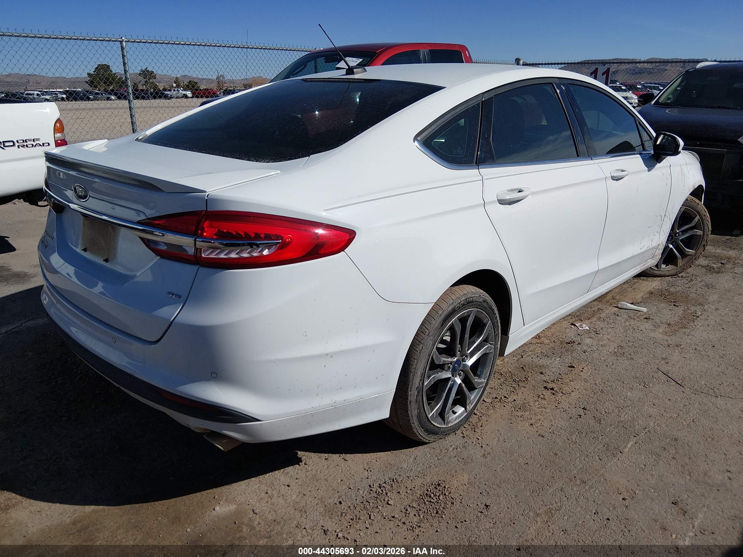 FORD FUSION image 4