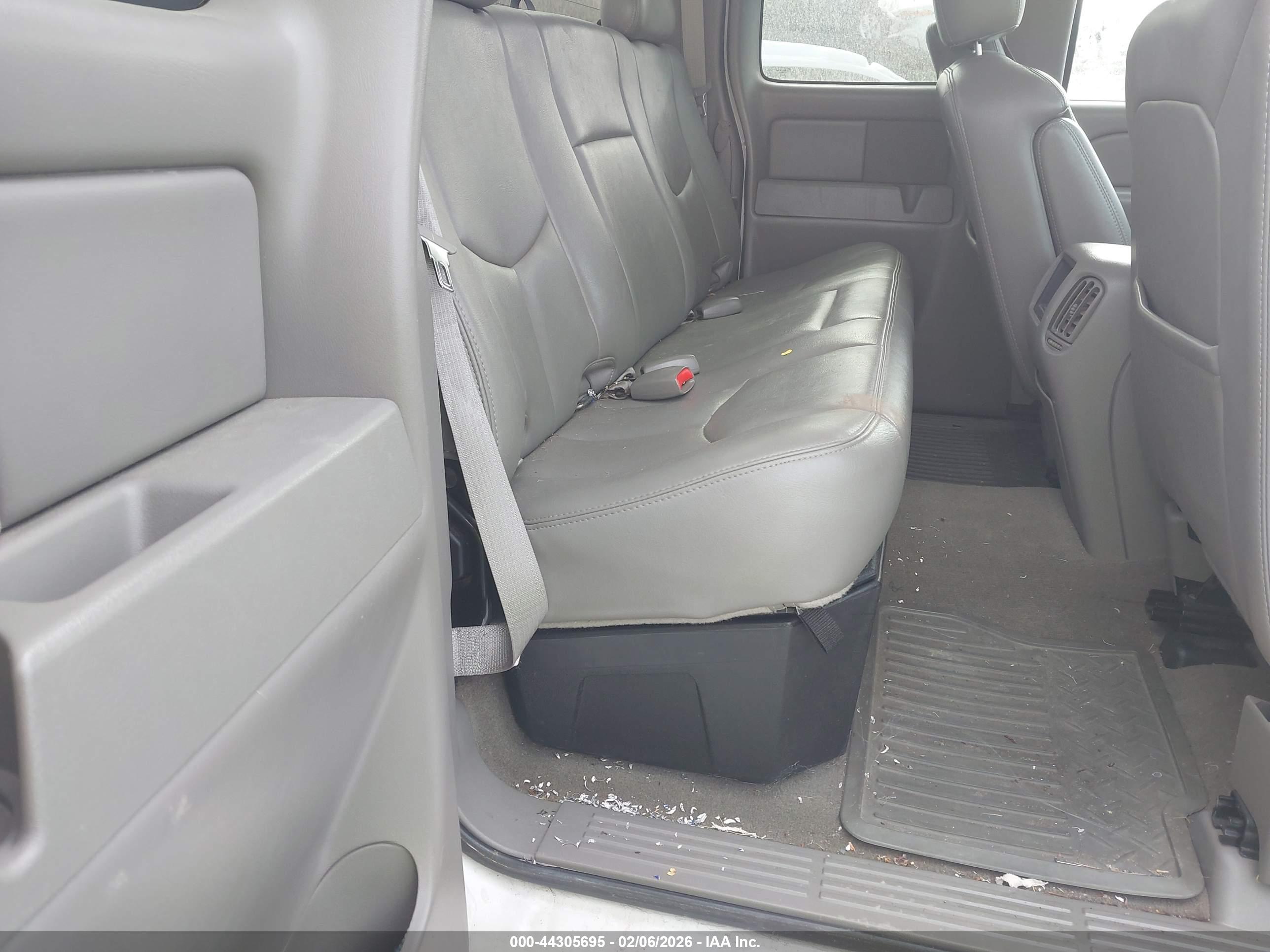 GMC SIERRA image 8
