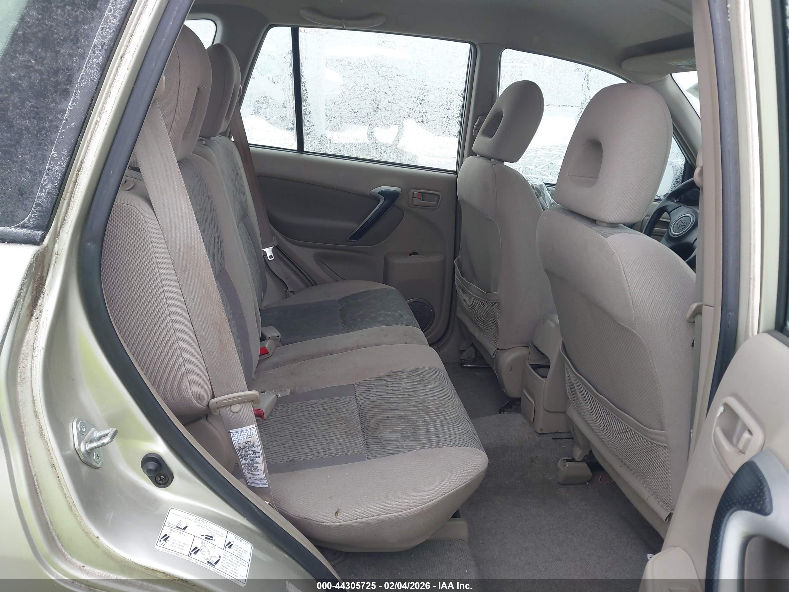 TOYOTA RAV4 image 8