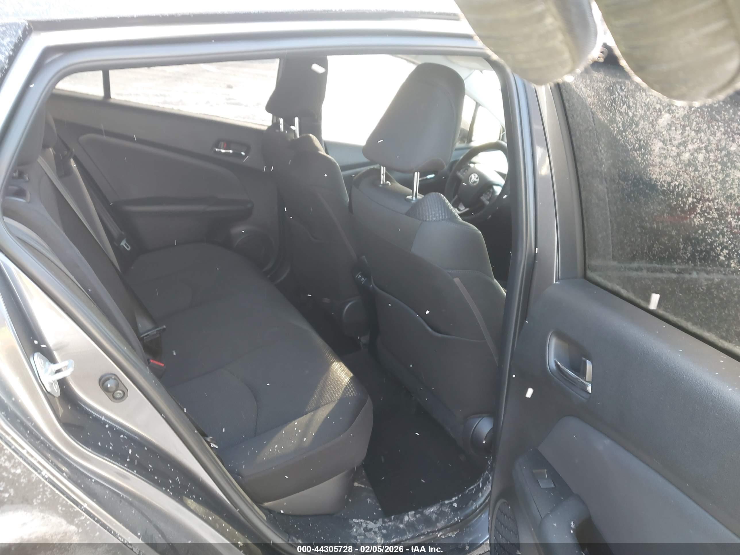 TOYOTA PRIUS image 8